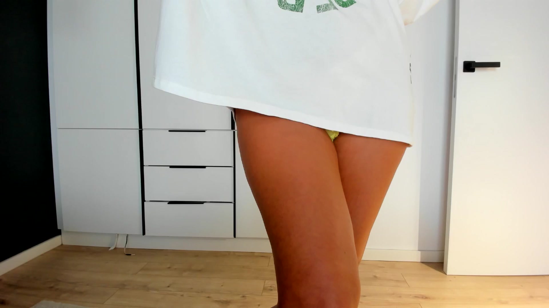Gallery image thumbnail from Eve___'s myfreecams stream on, 08/22/2025, 14:42 image 1 of 20