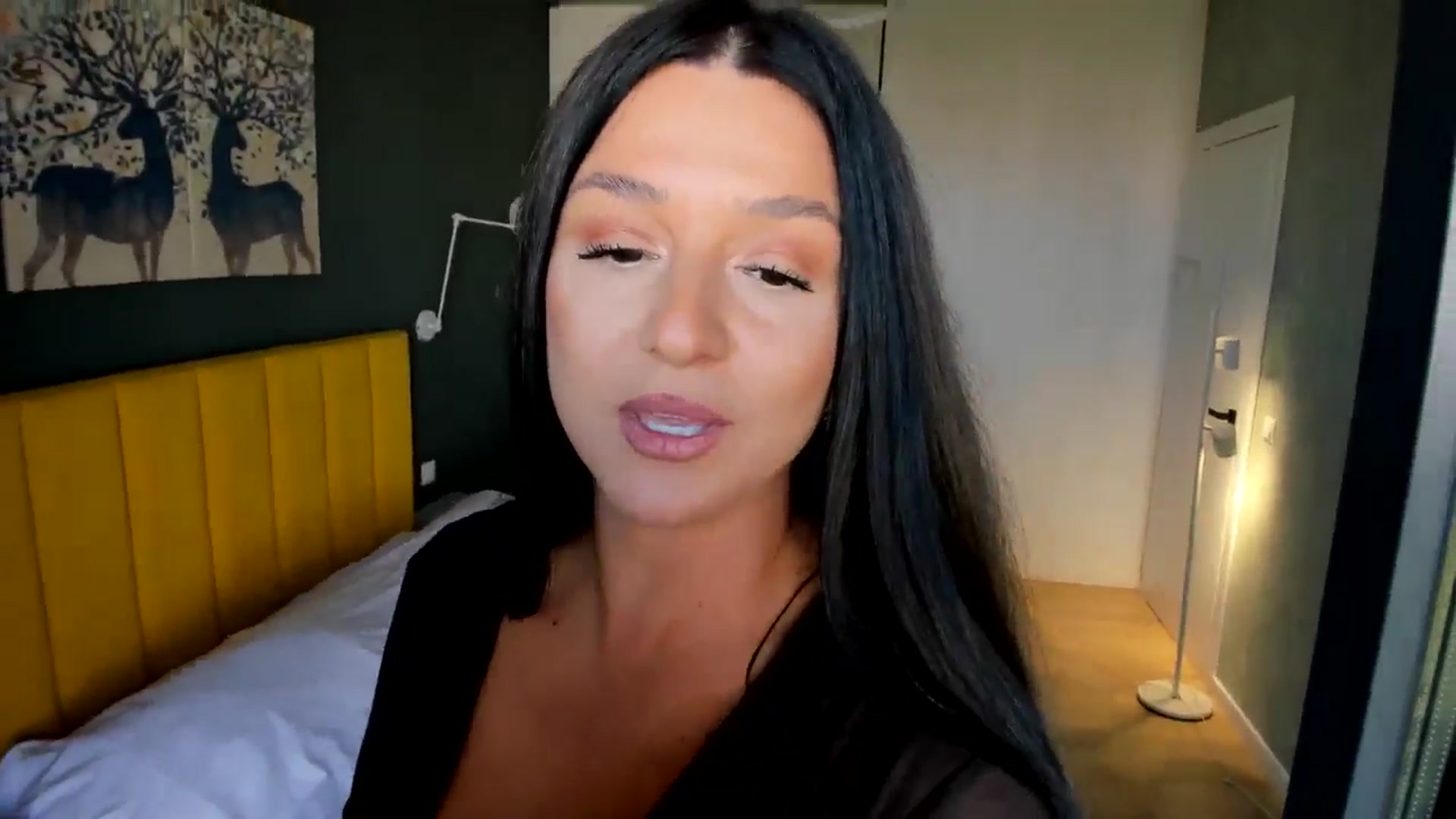 Gallery image thumbnail from Eve___'s myfreecams stream on, 08/24/2025, 14:05 image 18 of 20