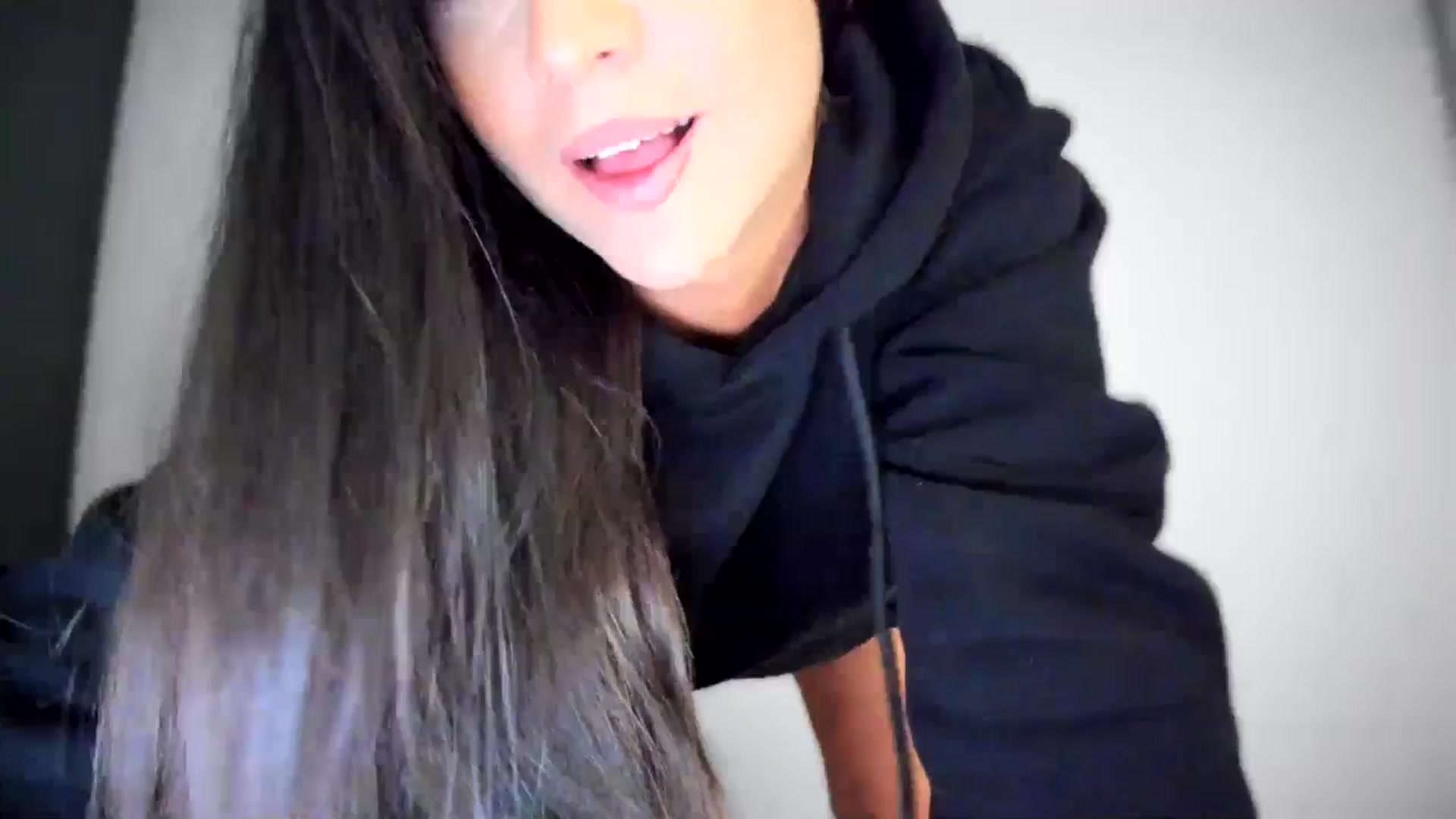 Gallery image thumbnail from Eve___'s myfreecams stream on, 10/05/2025, 18:18 image 2 of 20