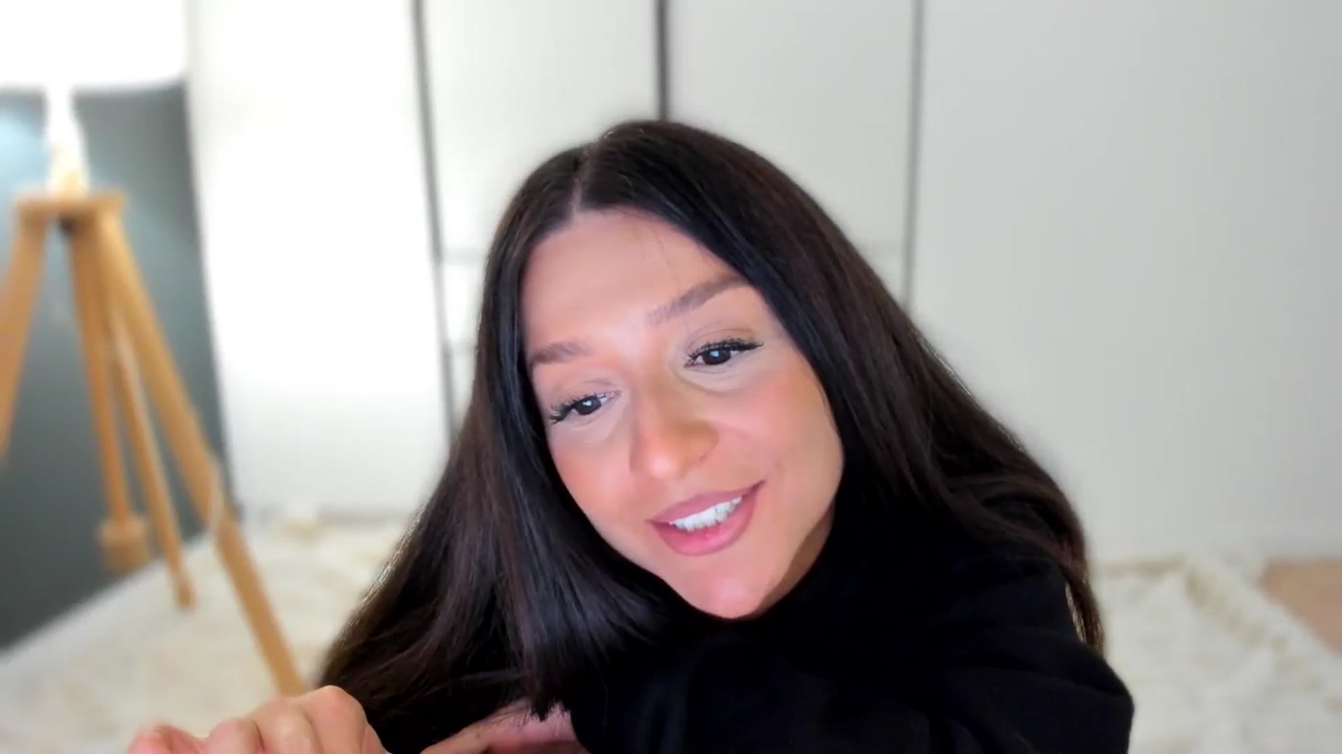 Gallery image thumbnail from Eve___'s myfreecams stream on, 10/05/2025, 18:18 image 13 of 20