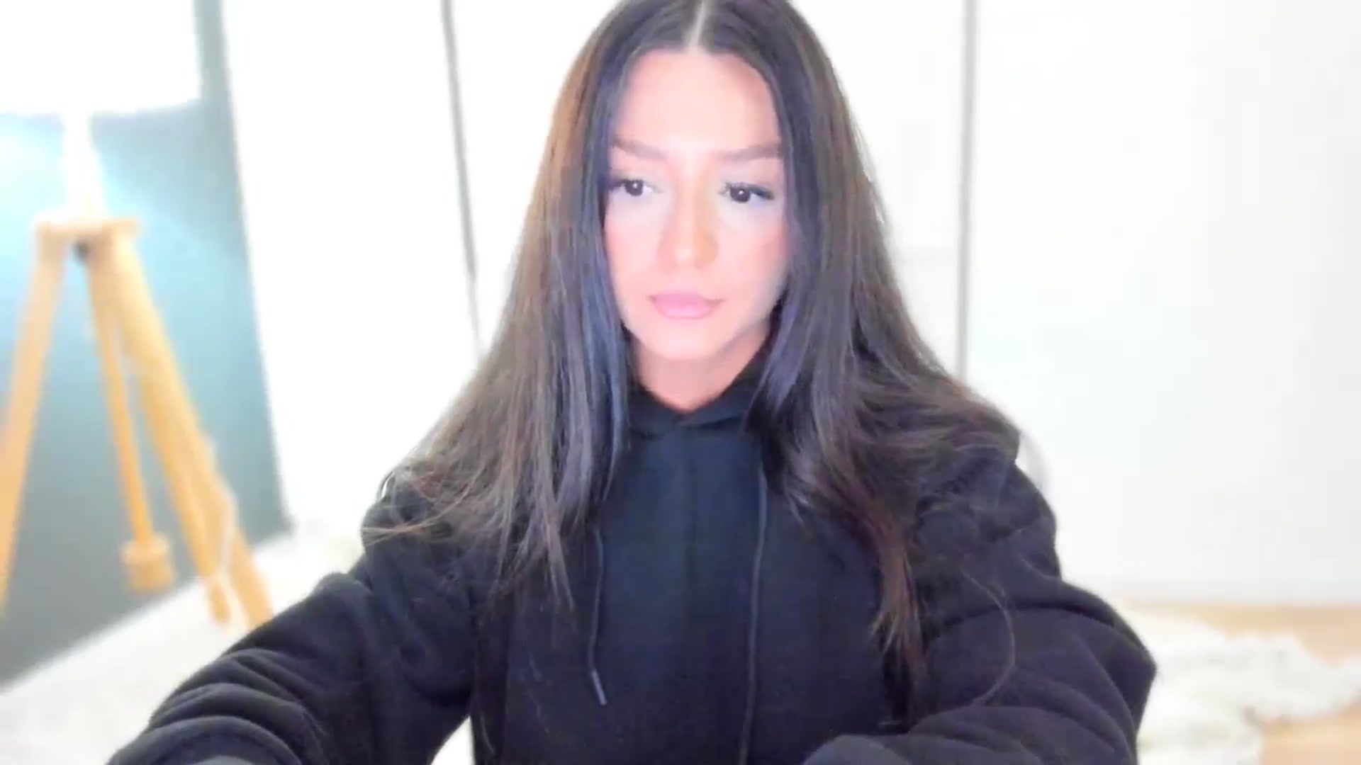Gallery image thumbnail from Eve___'s myfreecams stream on, 10/05/2025, 18:18 image 18 of 20