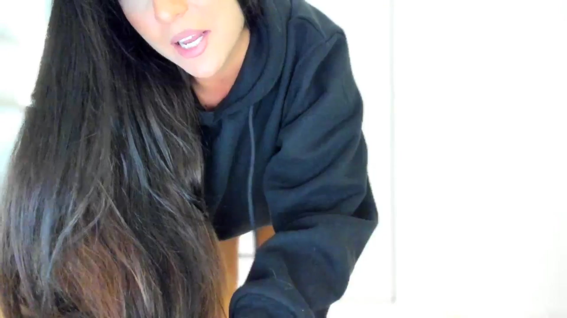 Gallery image thumbnail from Eve___'s myfreecams stream on, 10/05/2025, 18:18 image 10 of 20
