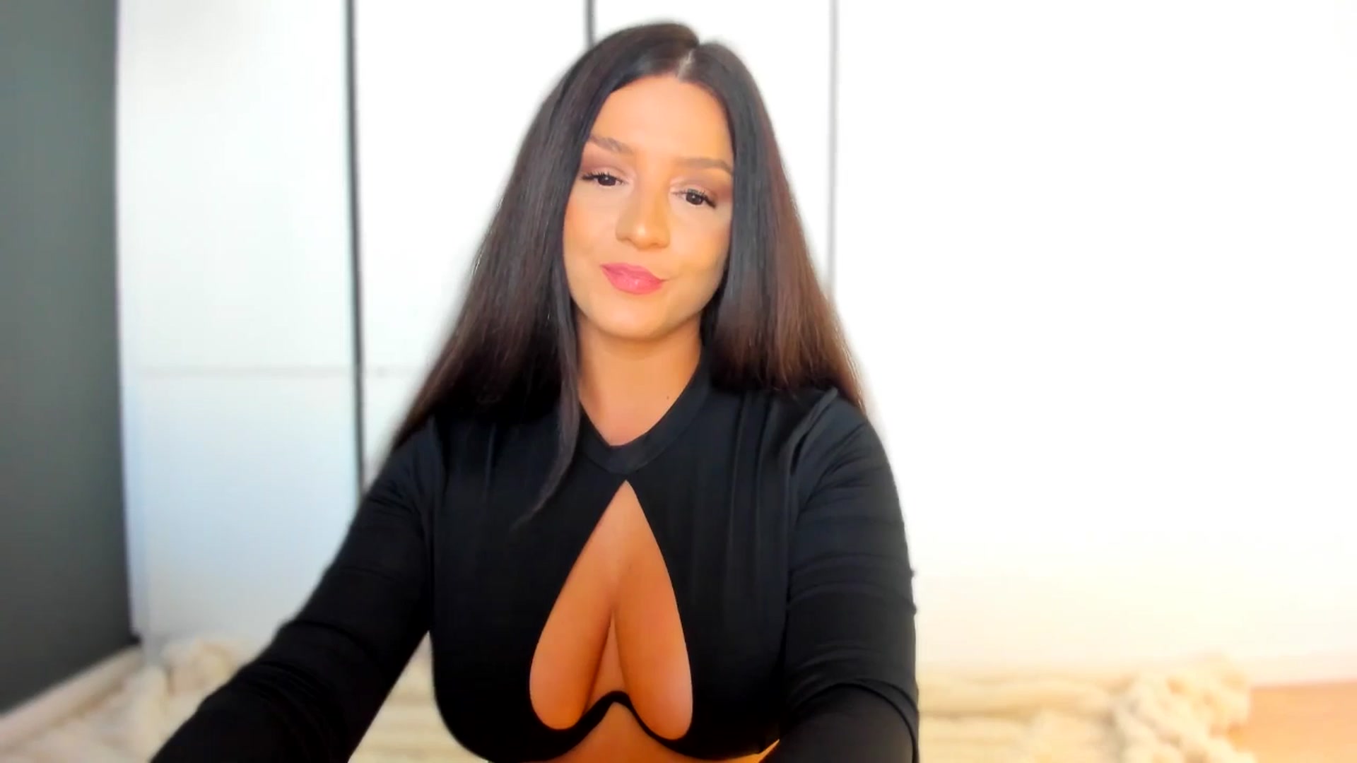 Gallery image thumbnail from Eve___'s myfreecams stream on, 10/19/2025, 16:13 image 2 of 20