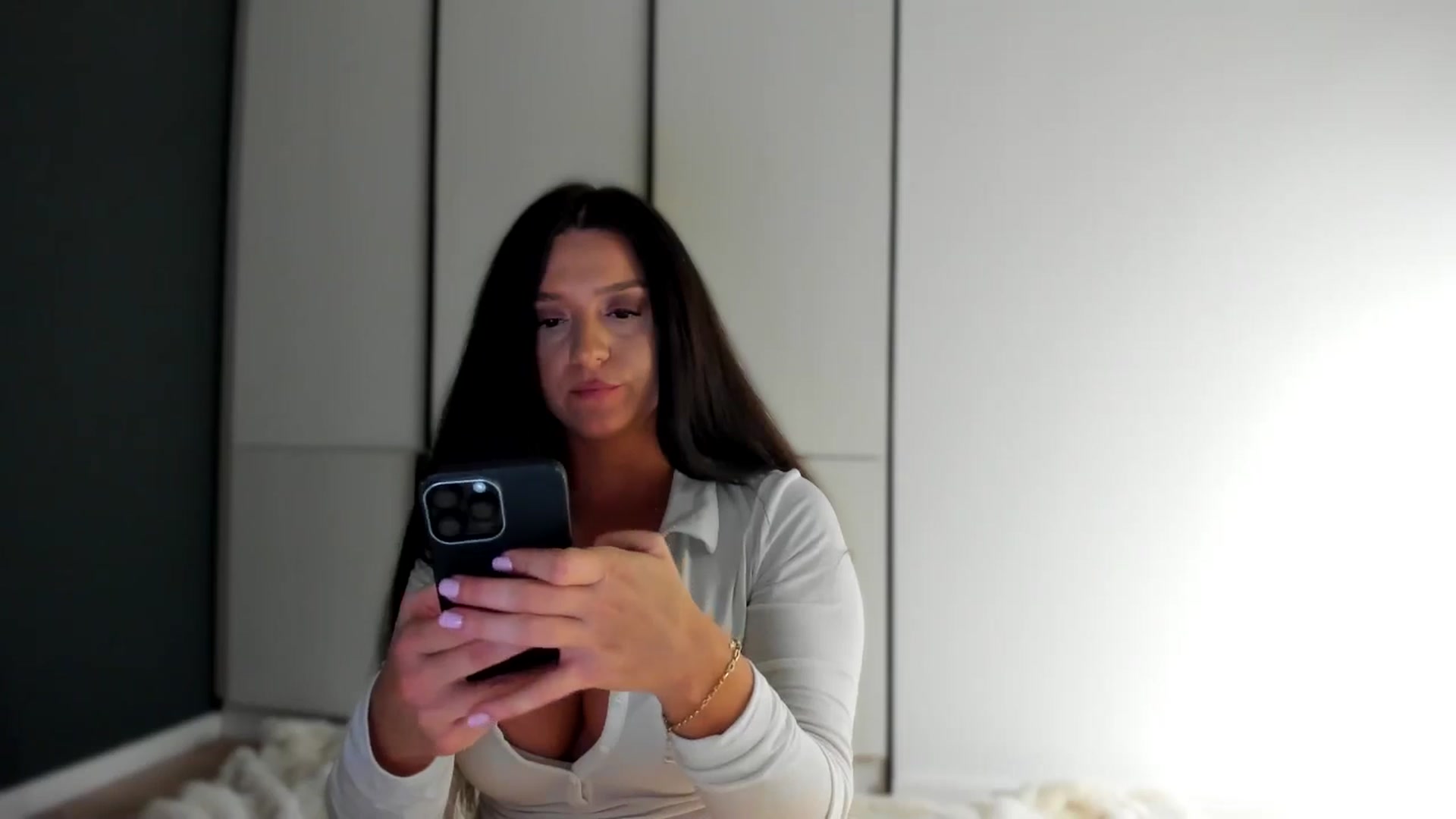 Gallery image thumbnail from Eve___'s myfreecams stream on, 10/19/2025, 16:53 image 15 of 20