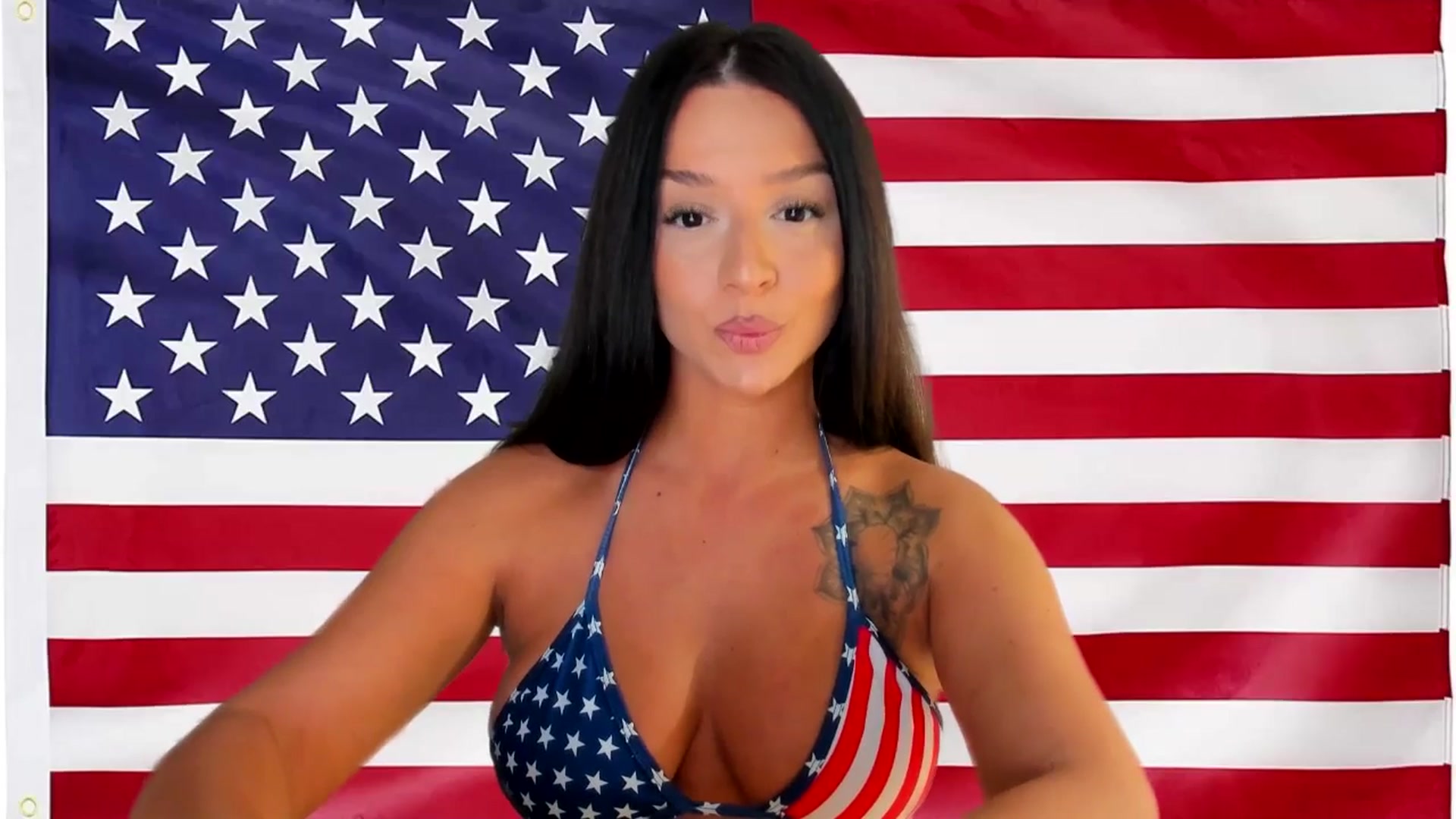 Gallery image thumbnail from Eve___'s myfreecams stream on, 10/21/2025, 16:28 image 2 of 20