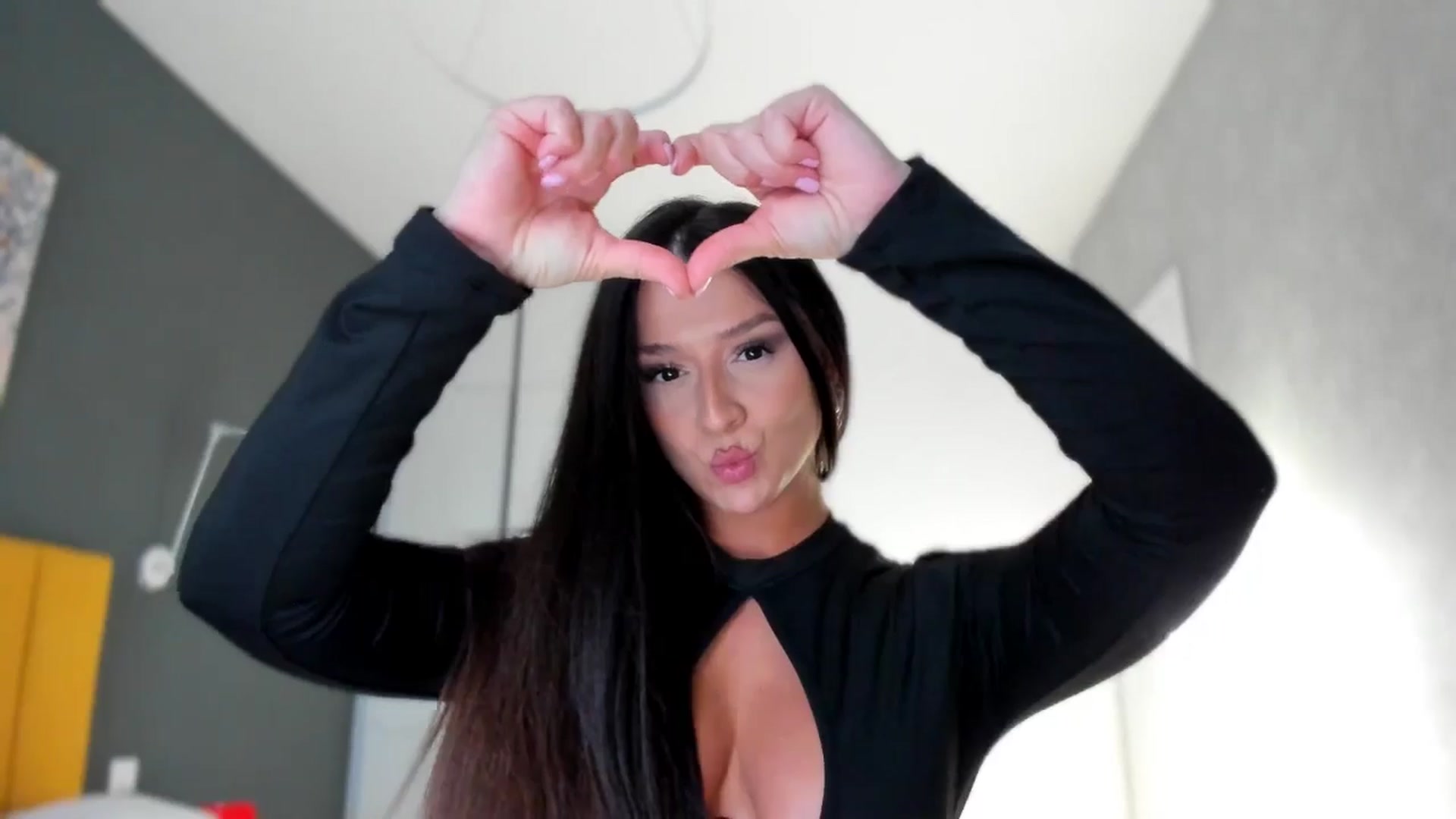 Gallery image thumbnail from Eve___'s myfreecams stream on, 10/24/2025, 13:39 image 15 of 20
