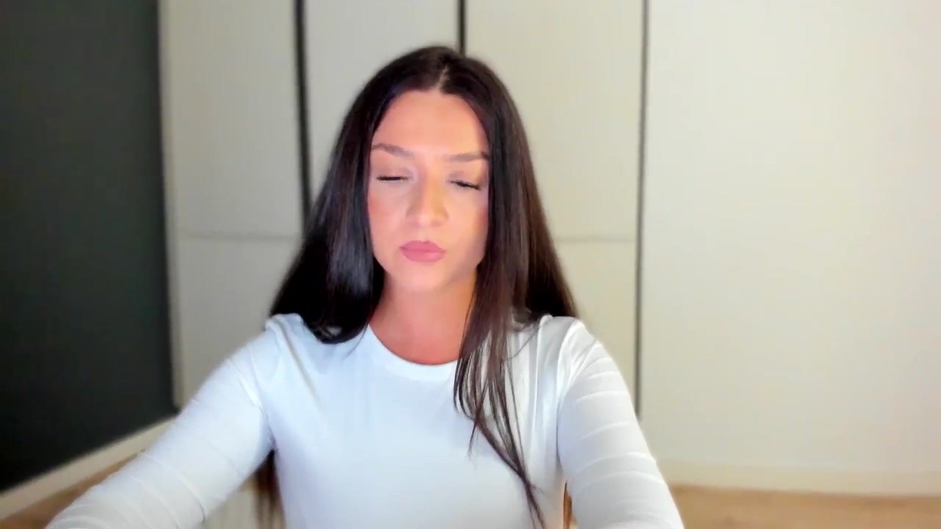 Gallery image thumbnail from Eve___'s myfreecams stream on, 11/12/2025, 16:02 image 10 of 20
