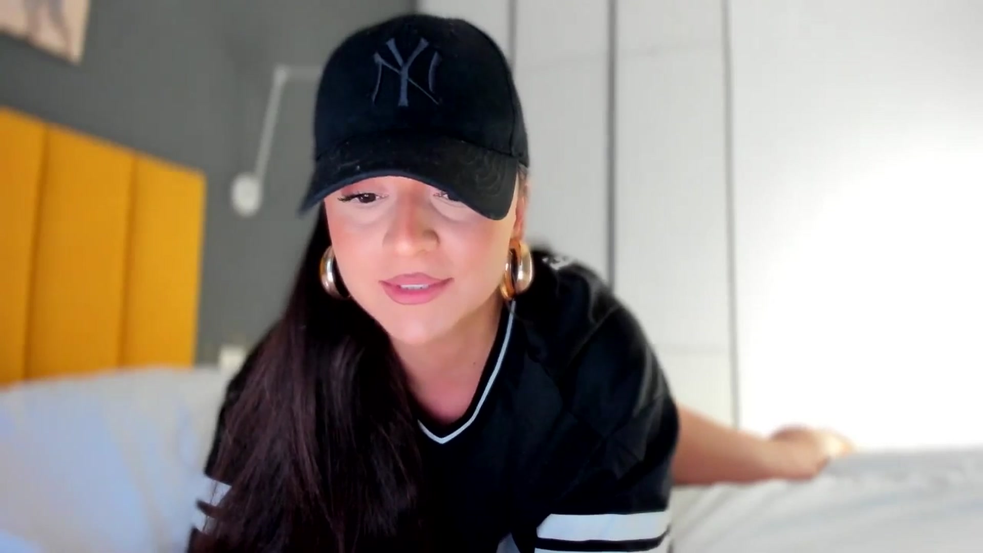Gallery image thumbnail from Eve___'s myfreecams stream on, 11/16/2025, 14:55 image 14 of 20