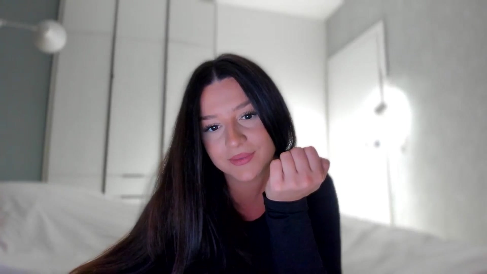 Gallery image thumbnail from Eve___'s myfreecams stream on, 11/29/2025, 15:37 image 15 of 20