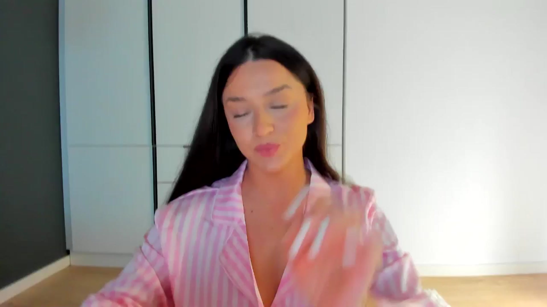 Gallery image thumbnail from Eve___'s myfreecams stream on, 12/08/2025, 15:46 image 1 of 20