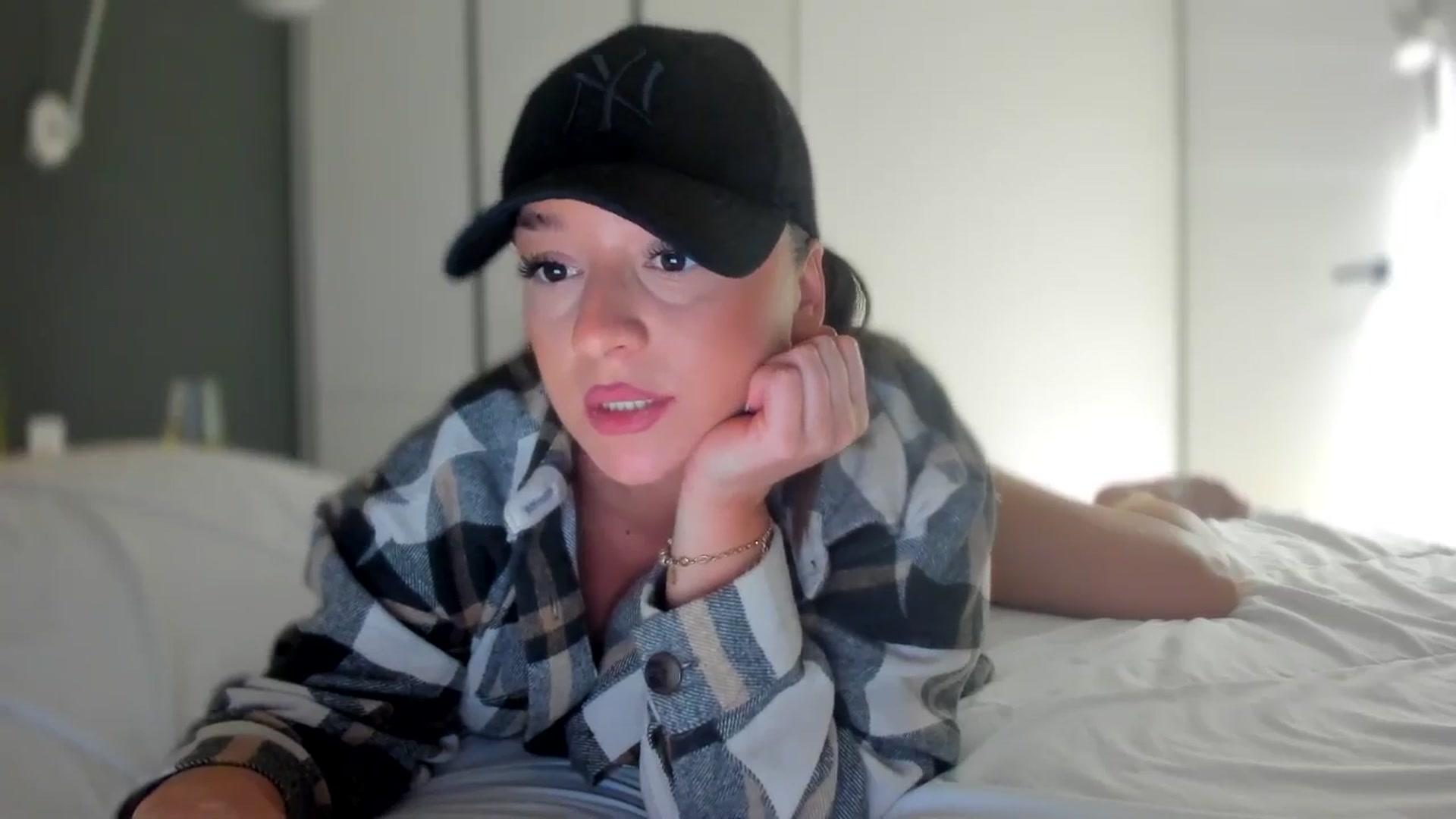 Gallery image thumbnail from Eve___'s myfreecams stream on, 12/14/2025, 14:53 image 3 of 20