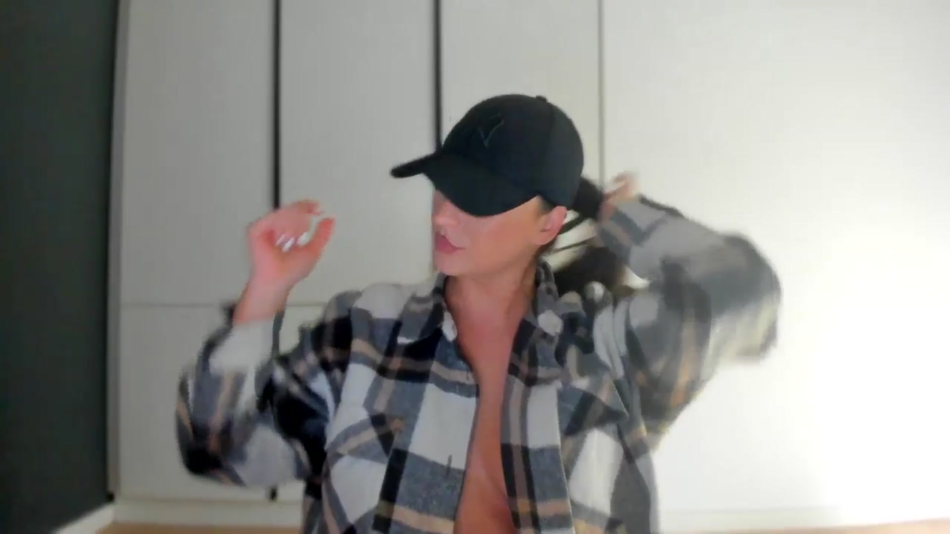 Gallery image thumbnail from Eve___'s myfreecams stream on, 12/14/2025, 14:53 image 17 of 20