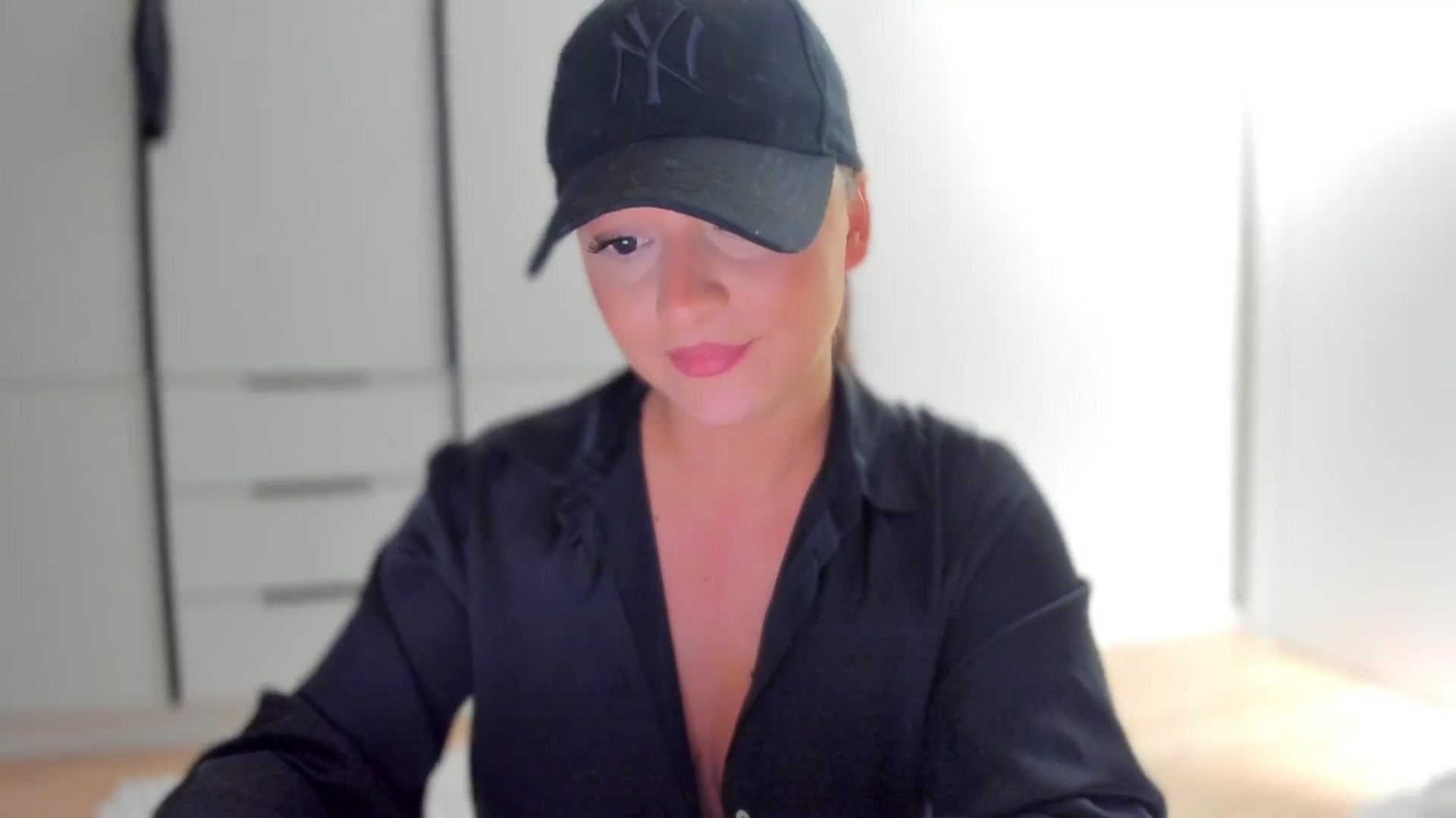 Gallery image thumbnail from Eve___'s myfreecams stream on, 12/14/2025, 16:28 image 20 of 20