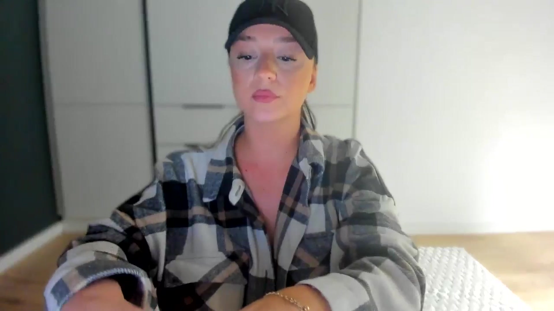 Gallery image thumbnail from Eve___'s myfreecams stream on, 12/14/2025, 16:28 image 5 of 20