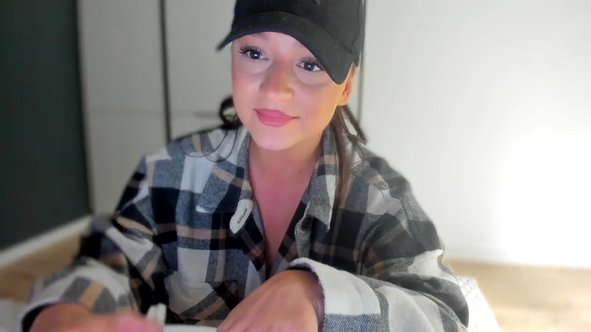 Gallery image thumbnail from Eve___'s myfreecams stream on, 12/14/2025, 16:28 image 10 of 20