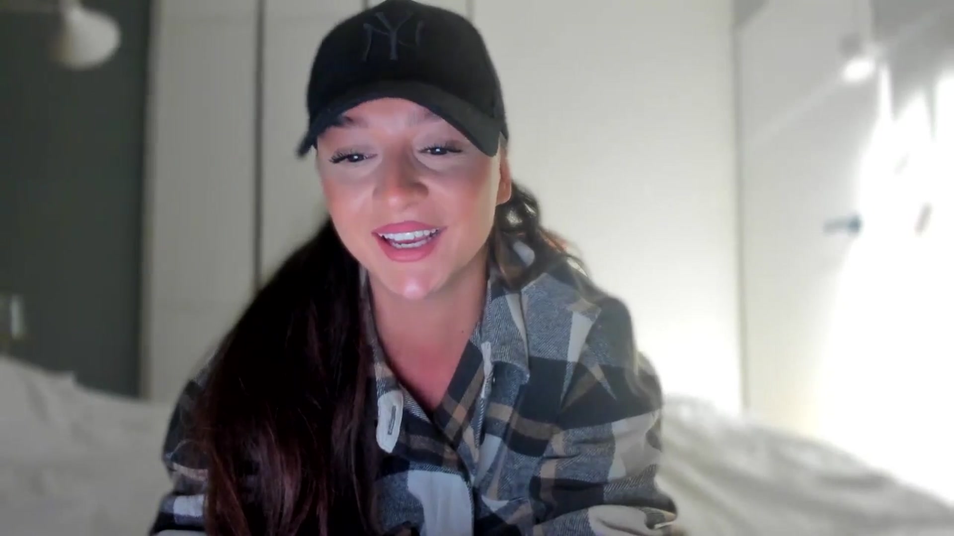 Gallery image thumbnail from Eve___'s myfreecams stream on, 12/14/2025, 16:28 image 9 of 20