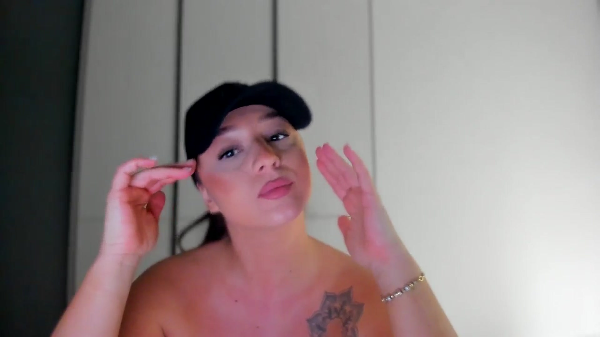 Gallery image thumbnail from Eve___'s myfreecams stream on, 12/14/2025, 16:28 image 8 of 20