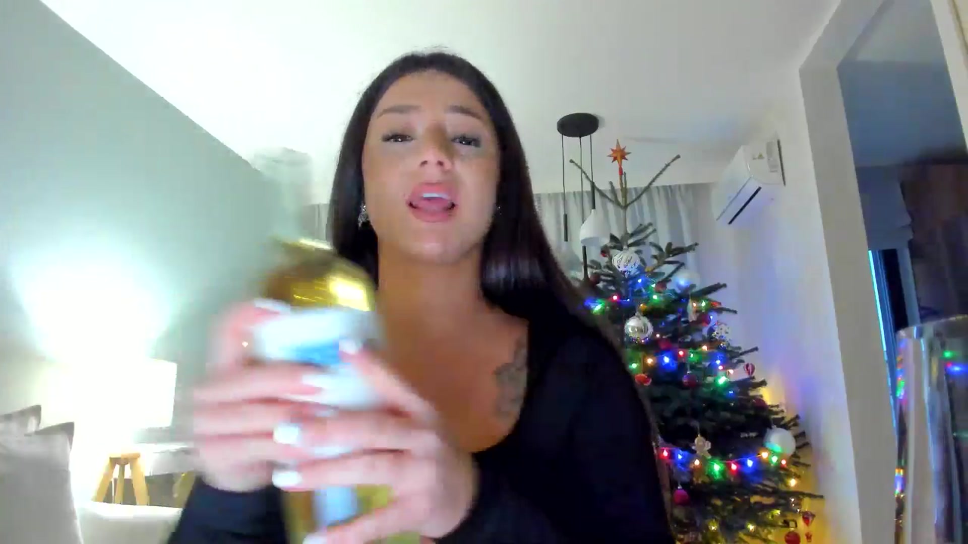 Gallery image thumbnail from Eve___'s myfreecams stream on, 12/20/2025, 15:54 image 6 of 20
