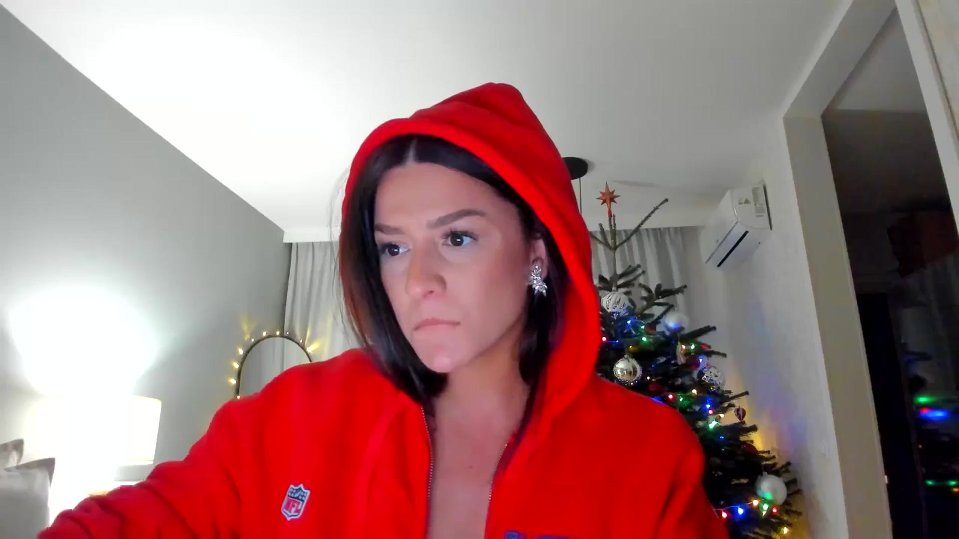 Gallery image thumbnail from Eve___'s myfreecams stream on, 12/20/2025, 17:10 image 17 of 20