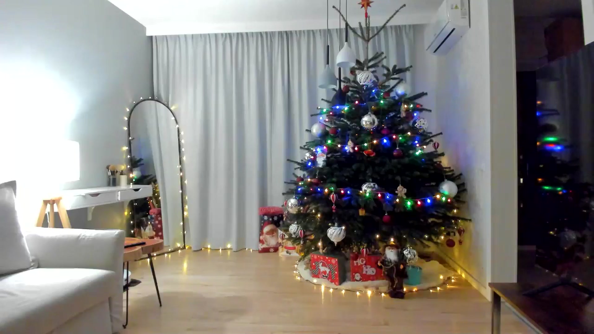 Gallery image thumbnail from Eve___'s myfreecams stream on, 12/20/2025, 17:10 image 2 of 20