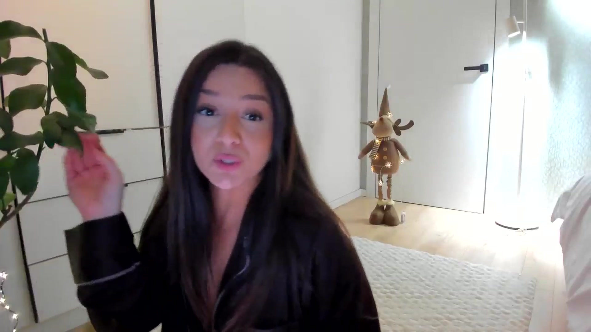 Gallery image thumbnail from Eve___'s myfreecams stream on, 12/21/2025, 17:29 image 14 of 20