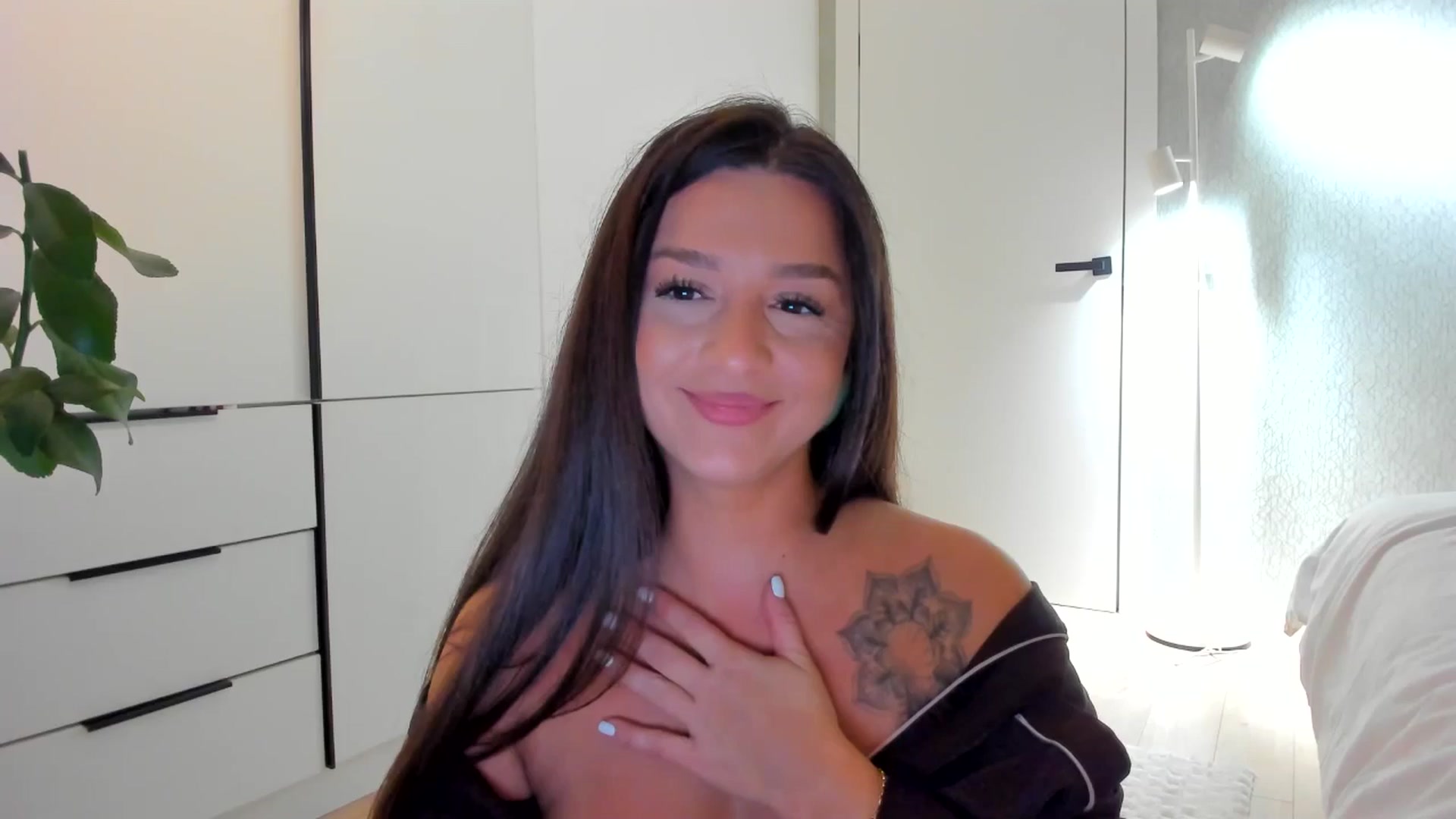 Gallery image thumbnail from Eve___'s myfreecams stream on, 12/21/2025, 17:29 image 16 of 20
