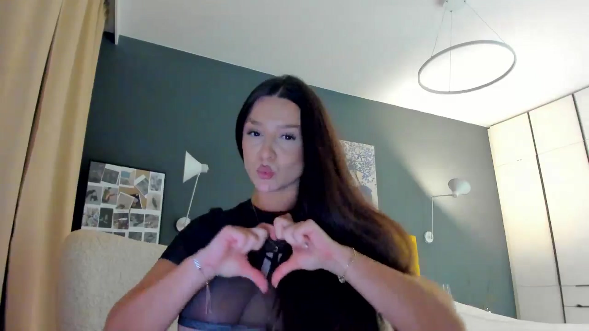 Gallery image thumbnail from Eve___'s myfreecams stream on, 01/05/2026, 16:53 image 17 of 20
