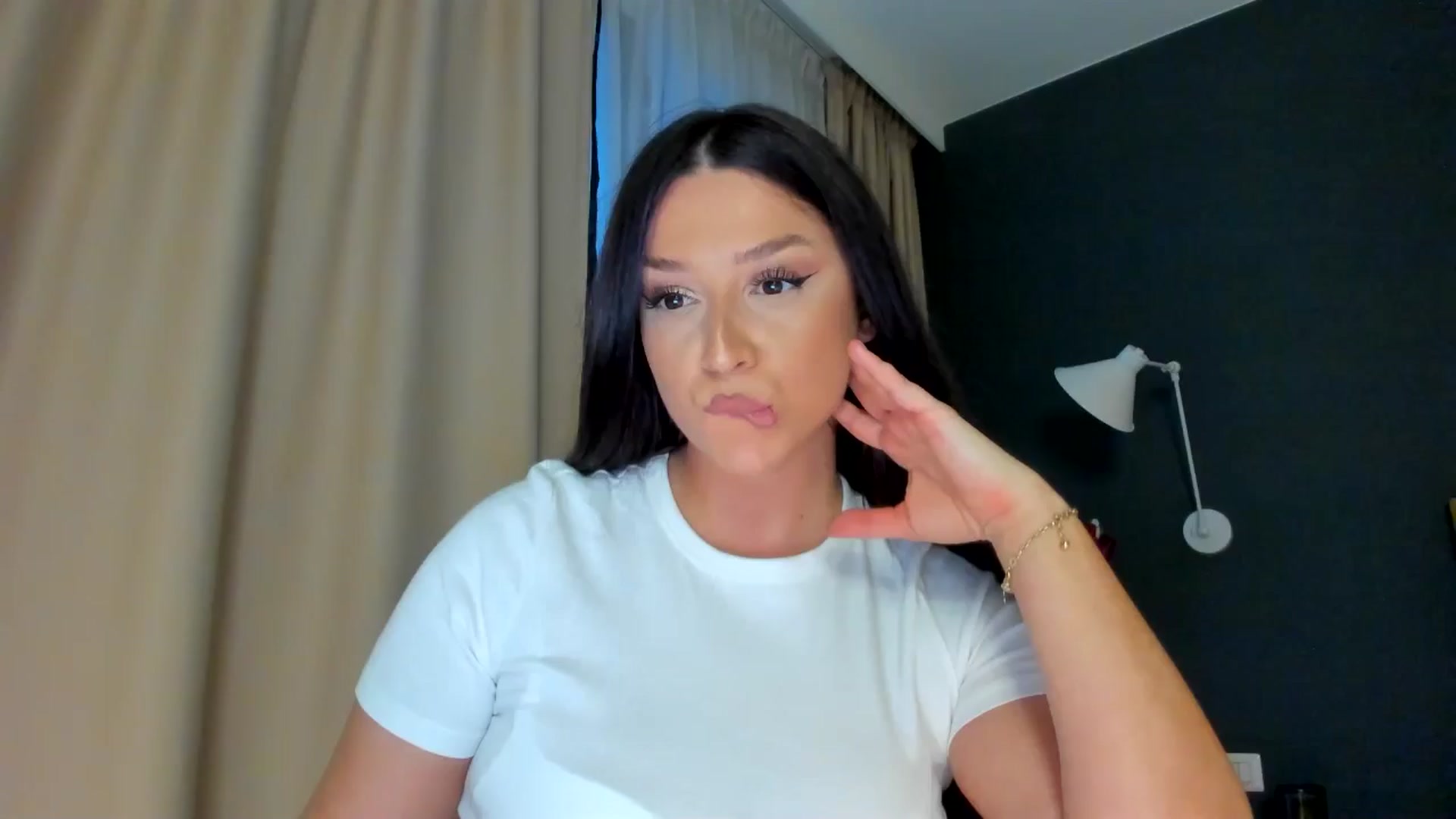 Gallery image thumbnail from Eve___'s myfreecams stream on, 02/14/2026, 16:28 image 5 of 20