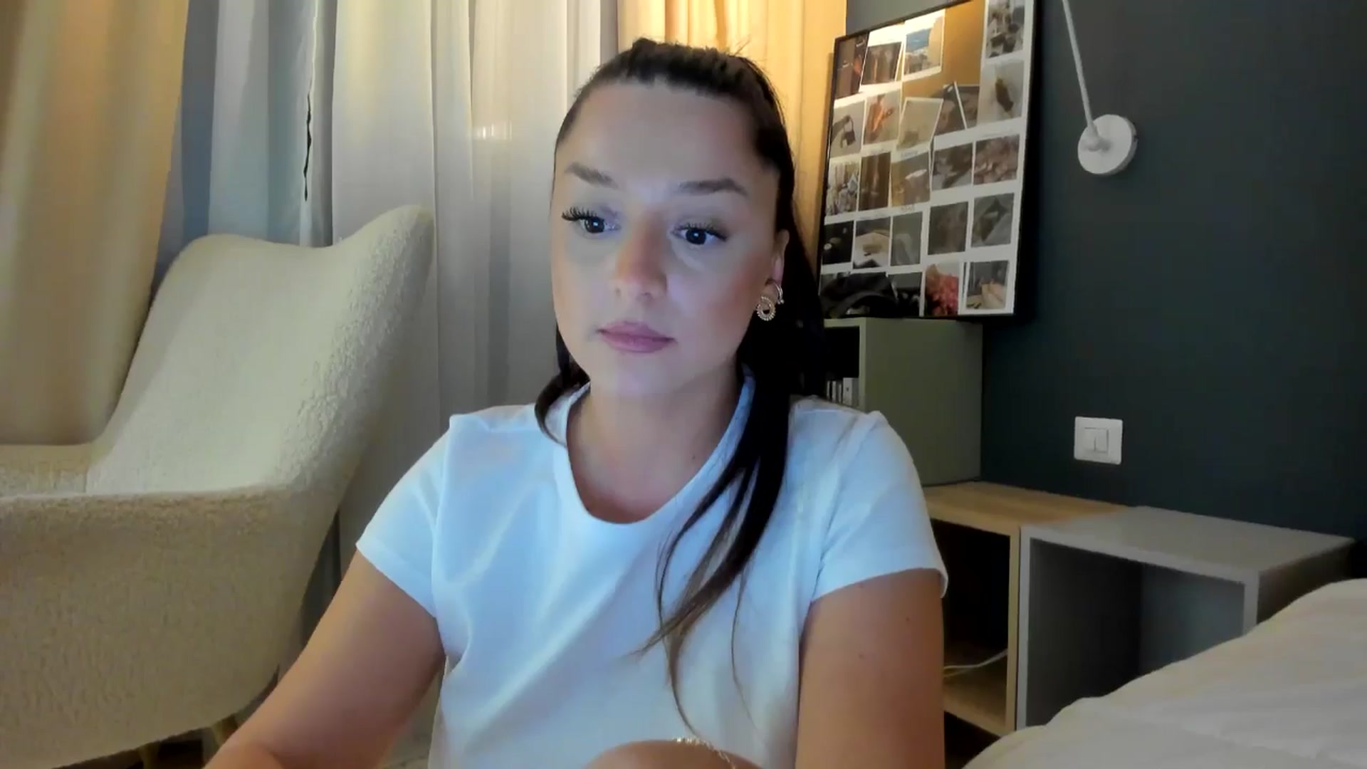 Gallery image thumbnail from Eve___'s myfreecams stream on, 02/21/2026, 16:32 image 19 of 20