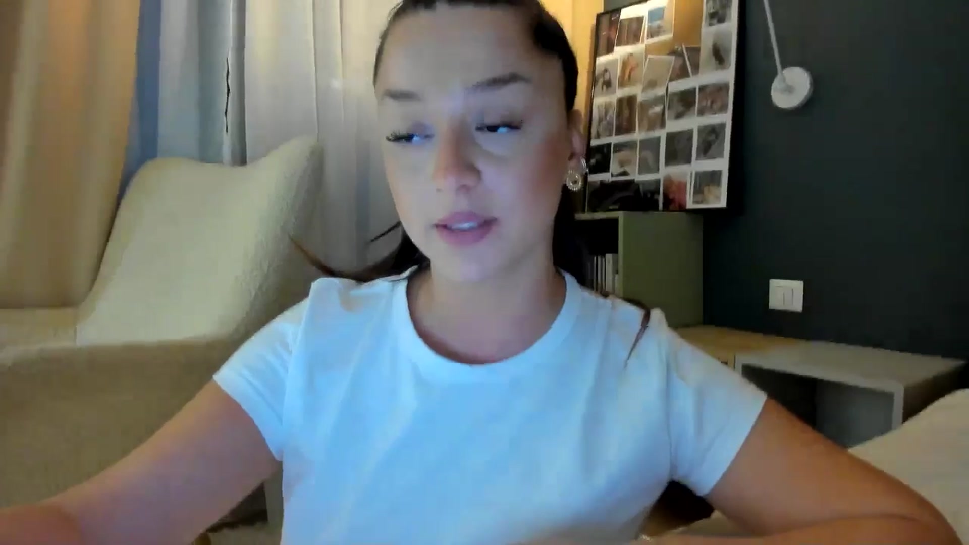 Gallery image thumbnail from Eve___'s myfreecams stream on, 02/21/2026, 16:32 image 16 of 20