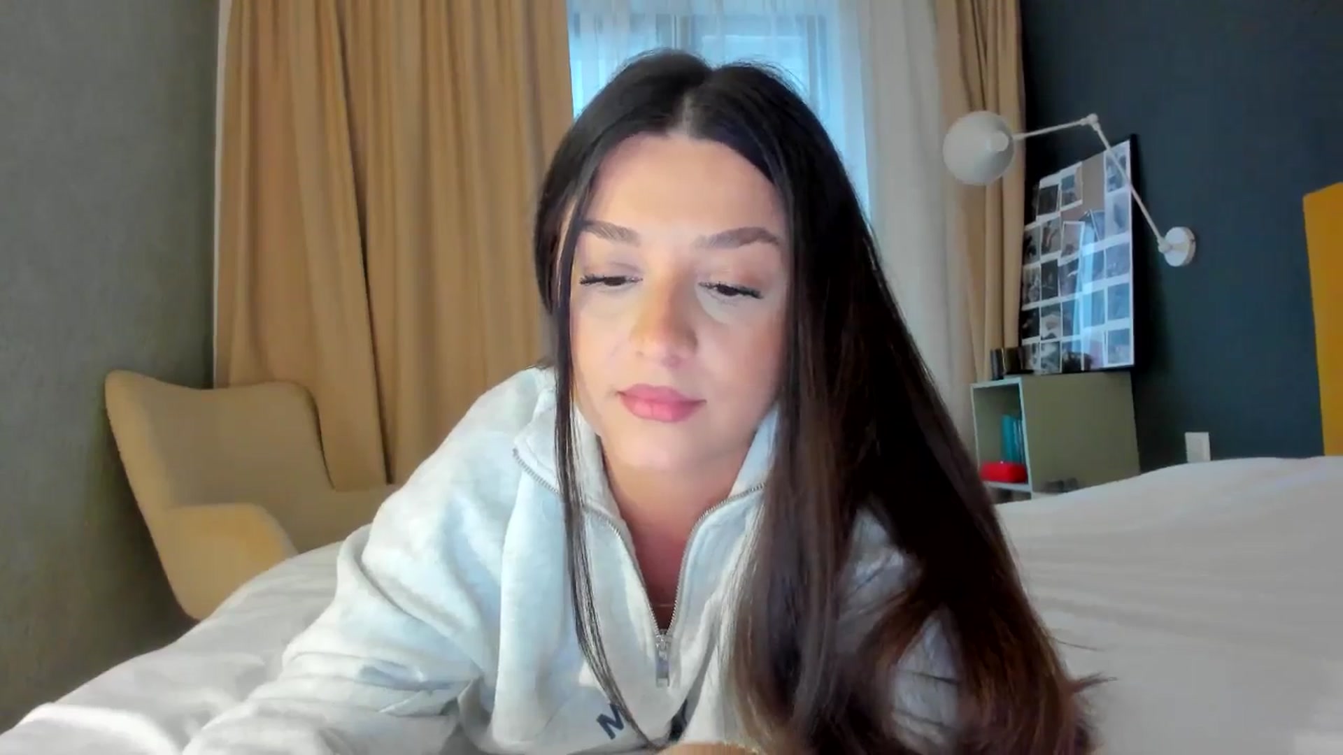 Gallery image thumbnail from Eve___'s myfreecams stream on, 03/02/2026, 16:53 image 9 of 20