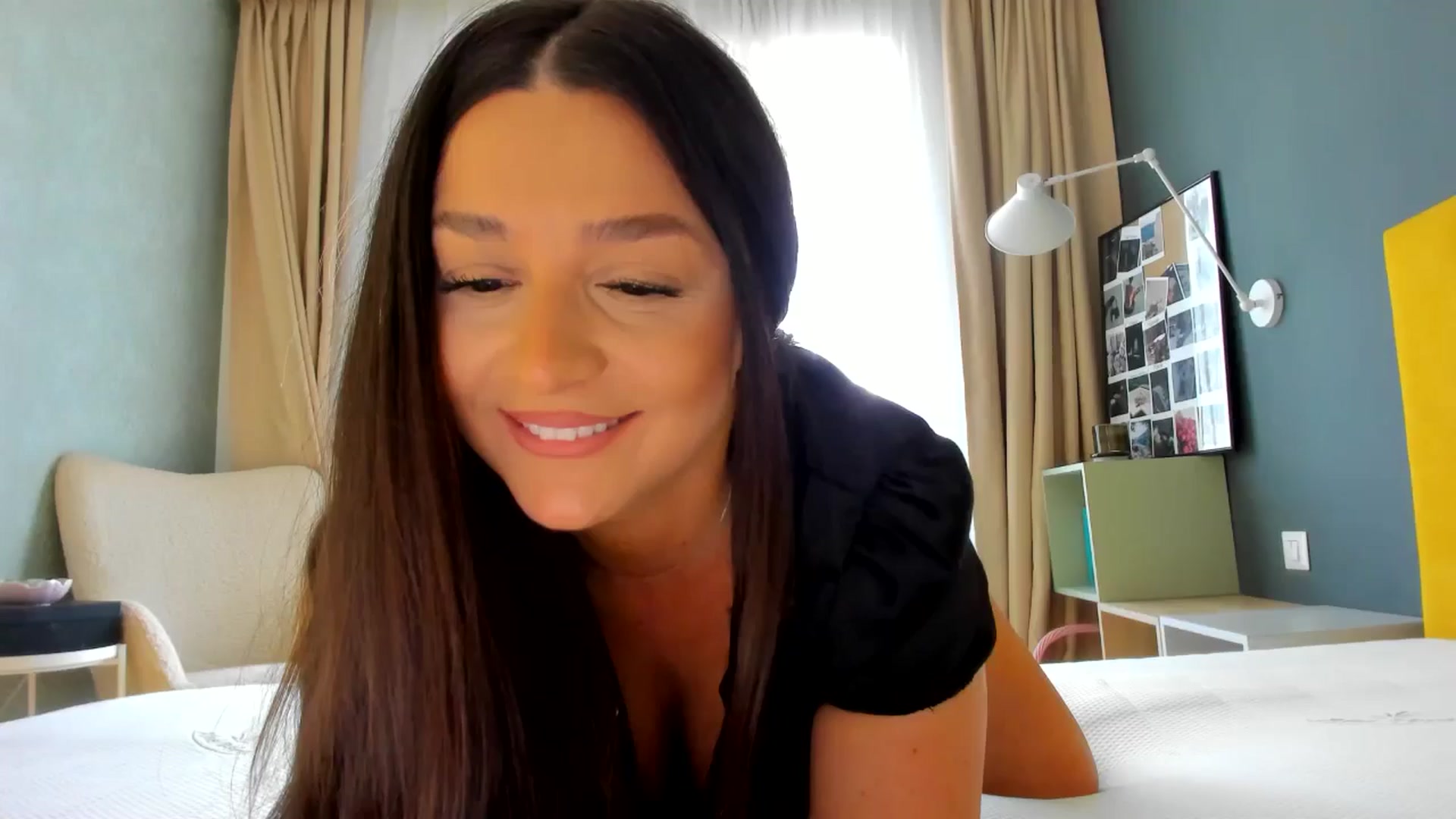 Gallery image thumbnail from Eve___'s myfreecams stream on, 04/05/2026, 13:57 image 18 of 20