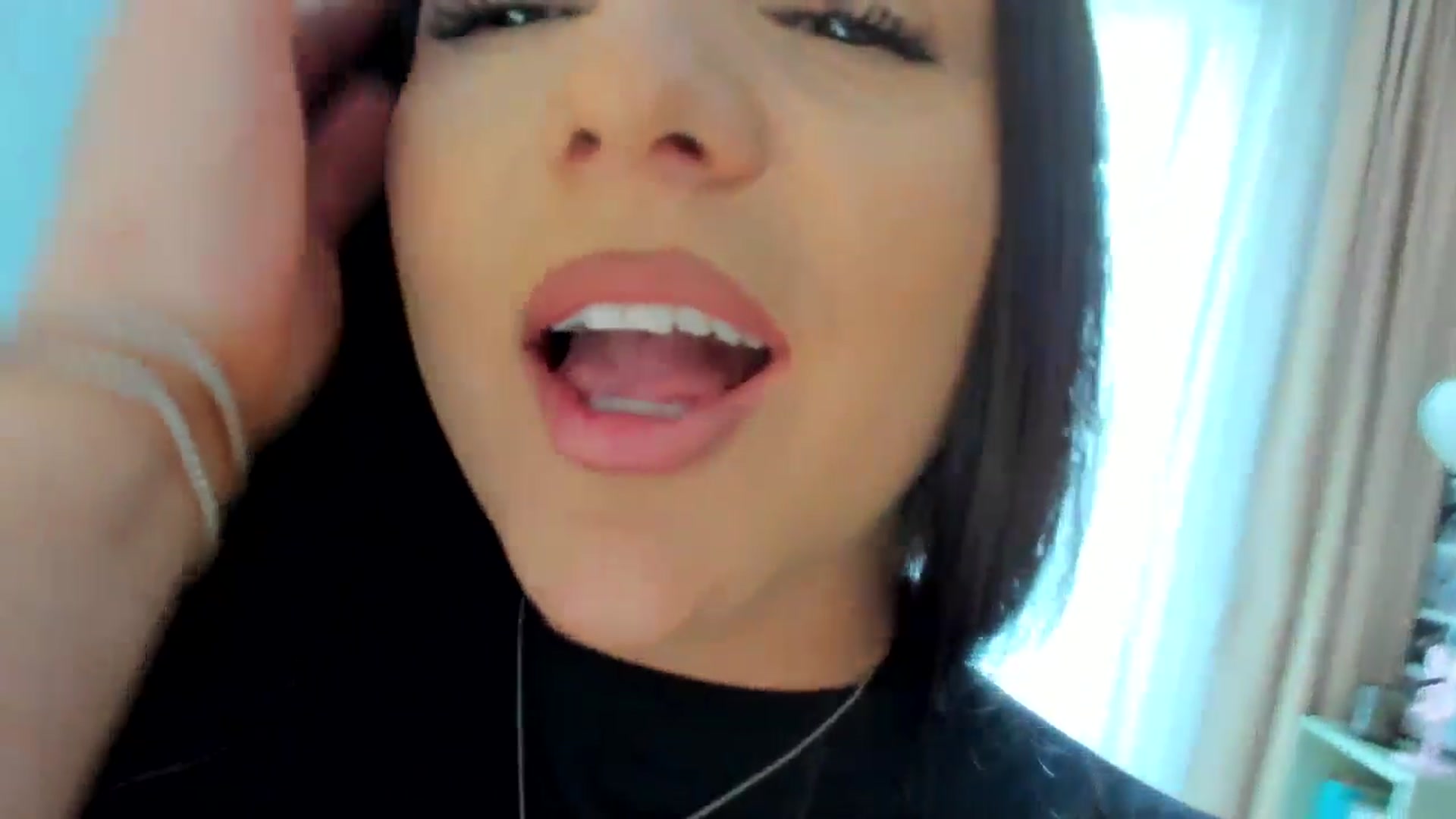 Gallery image thumbnail from Eve___'s myfreecams stream on, 04/11/2026, 16:01 image 13 of 20
