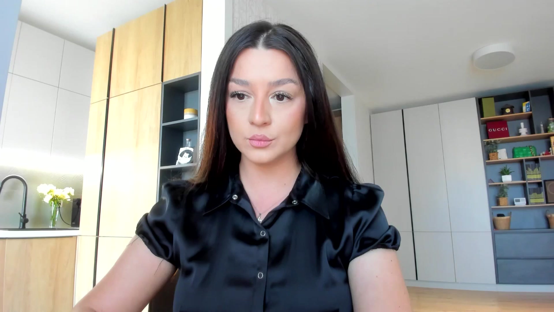 Gallery image thumbnail from Eve___'s myfreecams stream on, 04/17/2026, 14:07 image 3 of 20