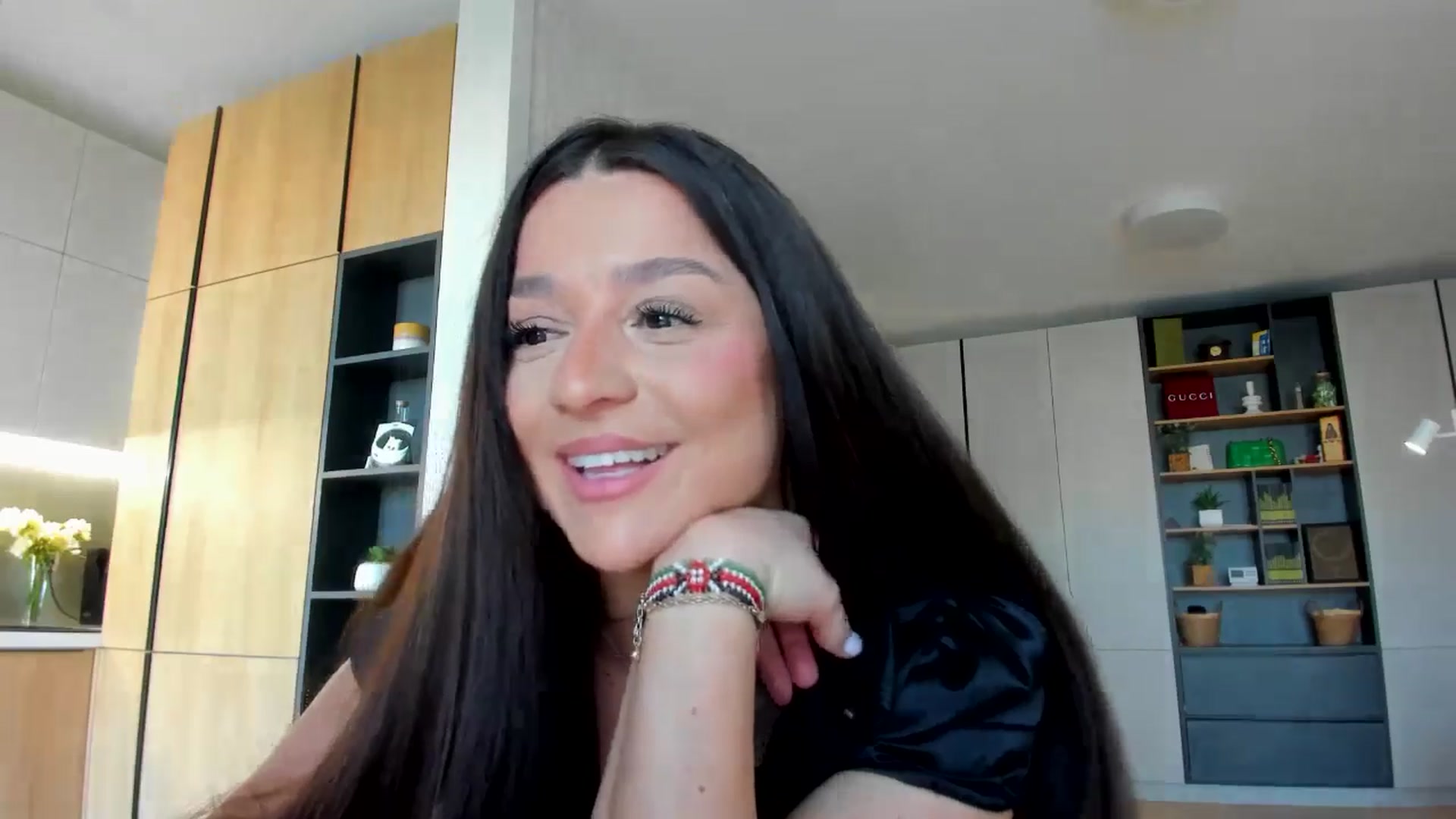 Gallery image thumbnail from Eve___'s myfreecams stream on, 04/17/2026, 15:18 image 3 of 20