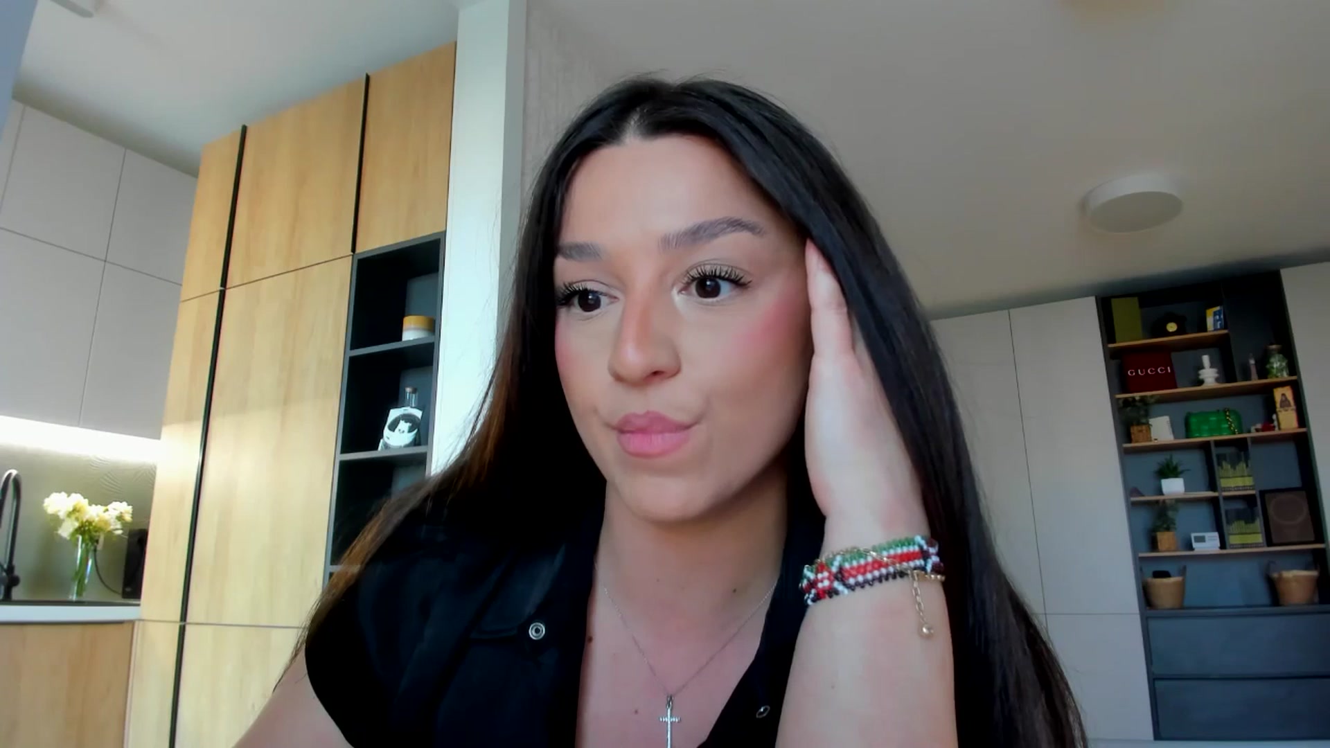 Gallery image thumbnail from Eve___'s myfreecams stream on, 04/17/2026, 15:18 image 10 of 20