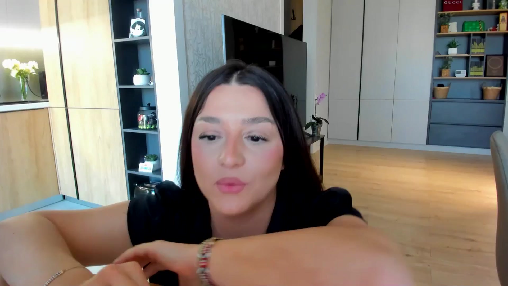 Gallery image thumbnail from Eve___'s myfreecams stream on, 04/17/2026, 15:18 image 8 of 20