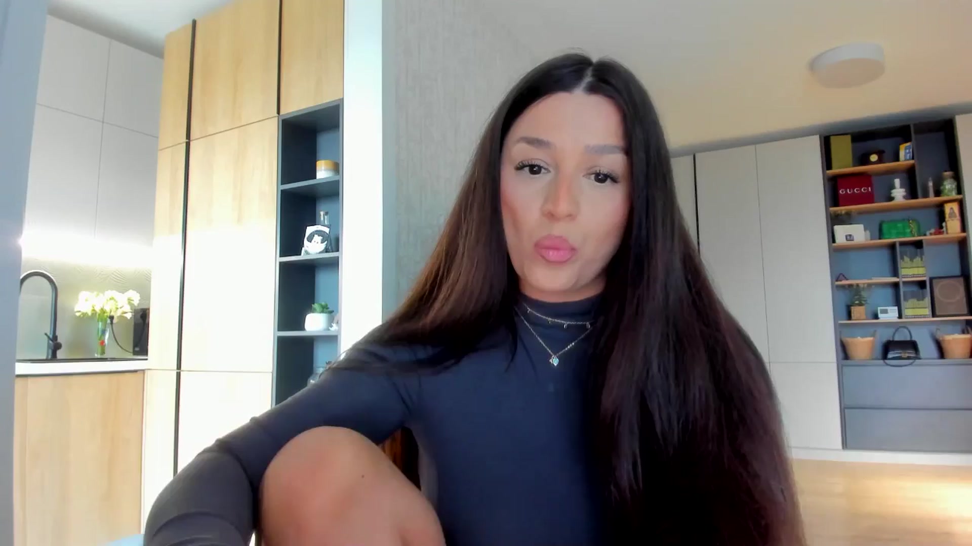 Gallery image thumbnail from Eve___'s myfreecams stream on, 04/20/2026, 14:16 image 11 of 20