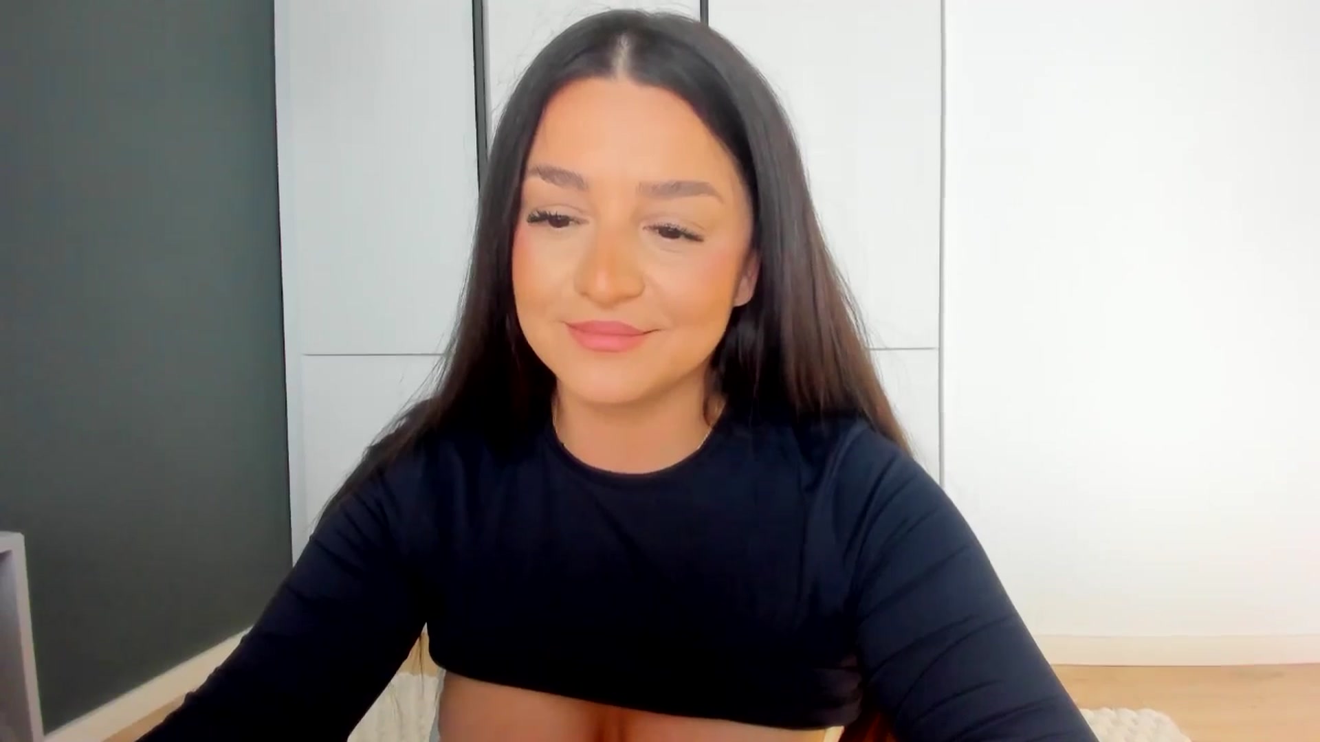 Gallery image thumbnail from Eve___'s myfreecams stream on, 04/24/2026, 14:45 image 2 of 20
