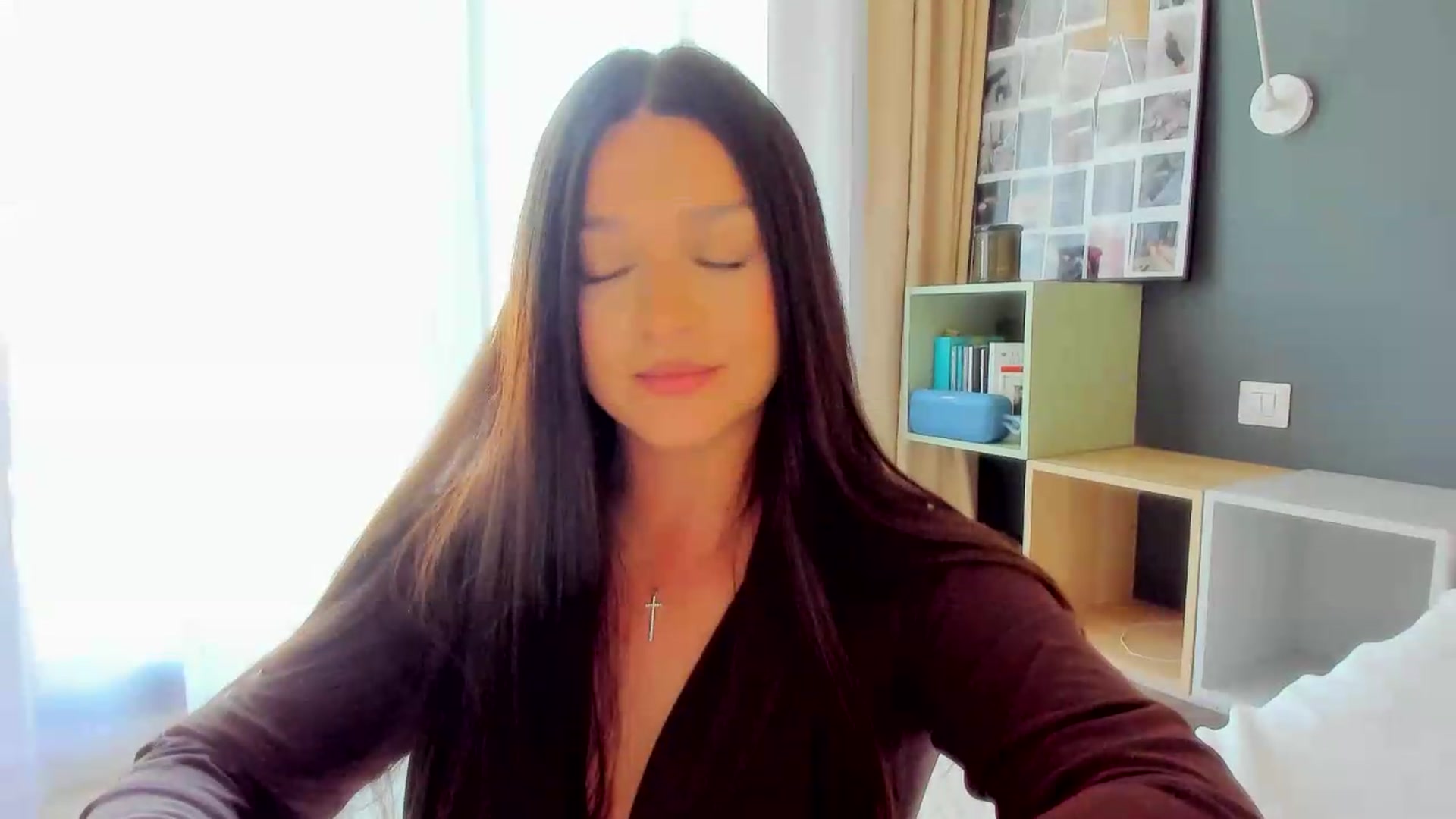 Gallery image thumbnail from Eve___'s myfreecams stream on, 05/04/2026, 13:37 image 16 of 20