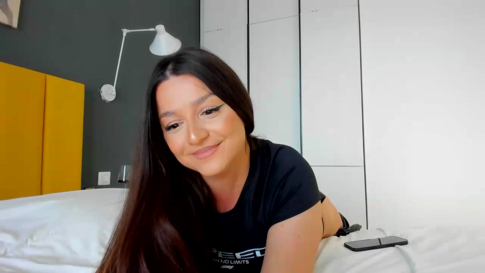 Gallery image thumbnail from Eve___'s myfreecams stream on, 05/14/2026, 15:52 image 15 of 20