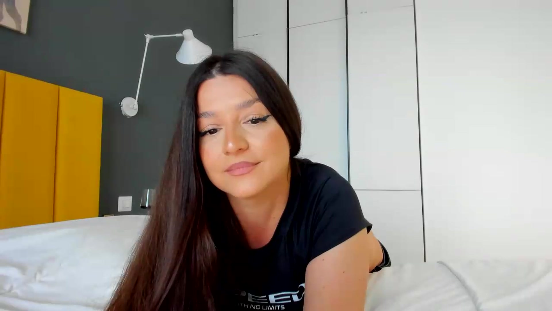 Gallery image thumbnail from Eve___'s myfreecams stream on, 05/14/2026, 15:52 image 16 of 20