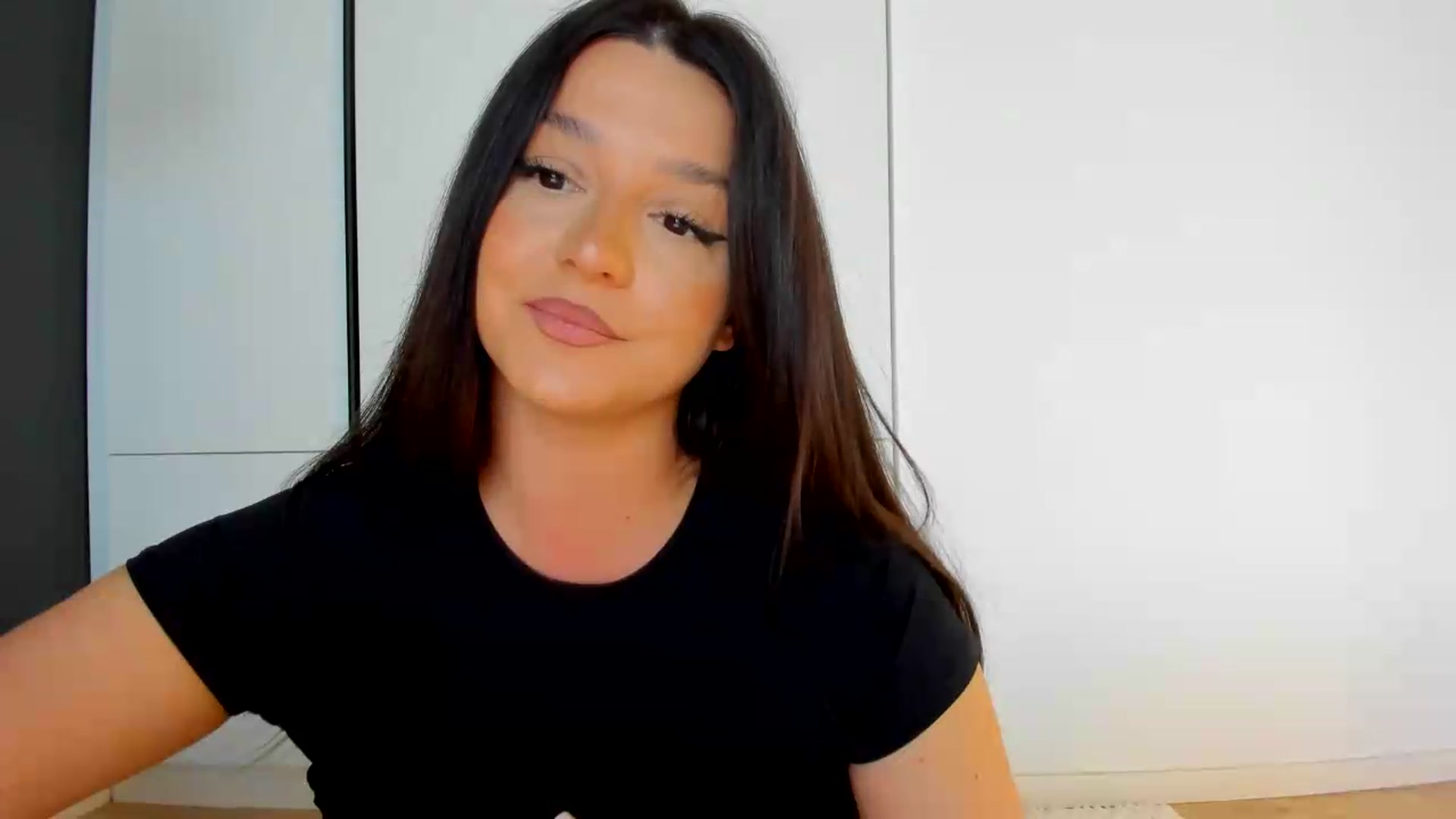Gallery image thumbnail from Eve___'s myfreecams stream on, 05/14/2026, 15:52 image 5 of 20
