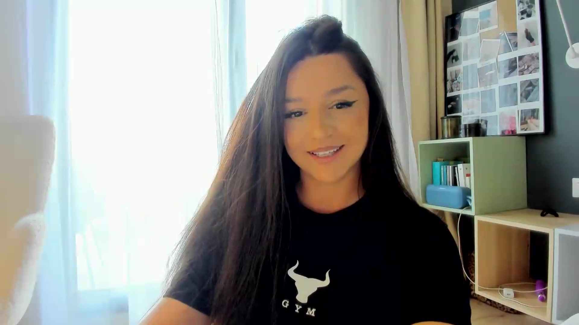 Gallery image thumbnail from Eve___'s myfreecams stream on, 05/17/2026, 13:23 image 10 of 20