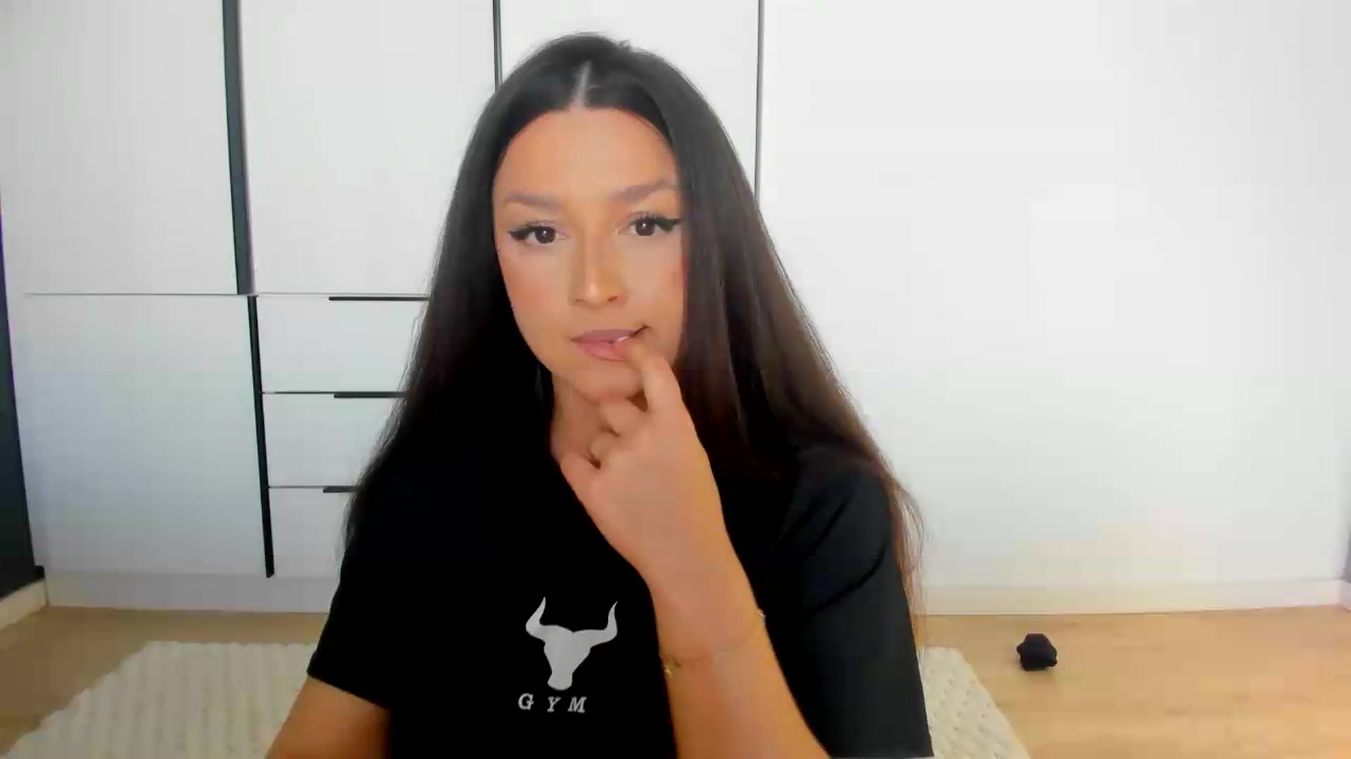 Gallery image thumbnail from Eve___'s myfreecams stream on, 05/17/2026, 15:31 image 9 of 20