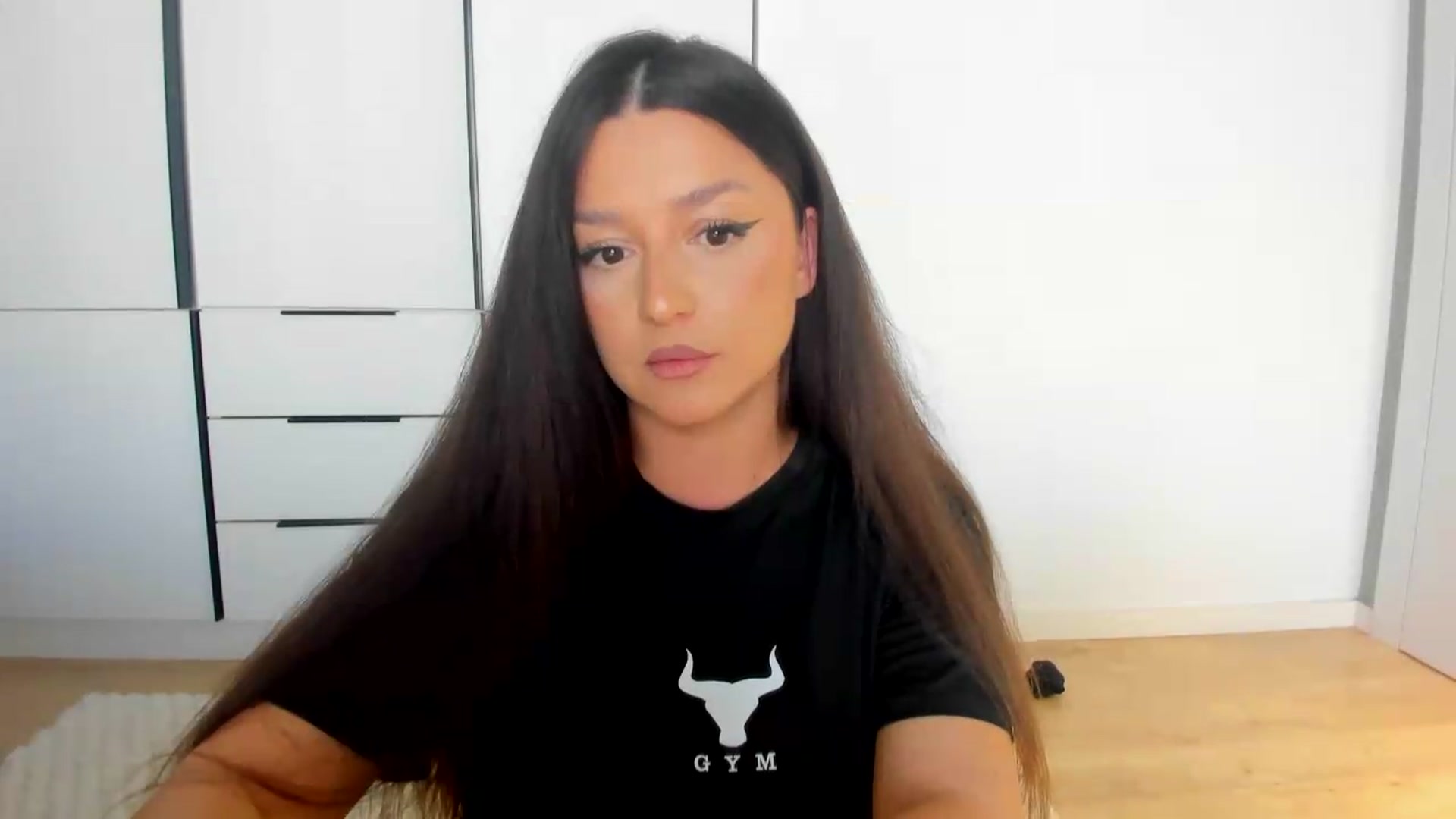 Gallery image thumbnail from Eve___'s myfreecams stream on, 05/17/2026, 15:31 image 17 of 20
