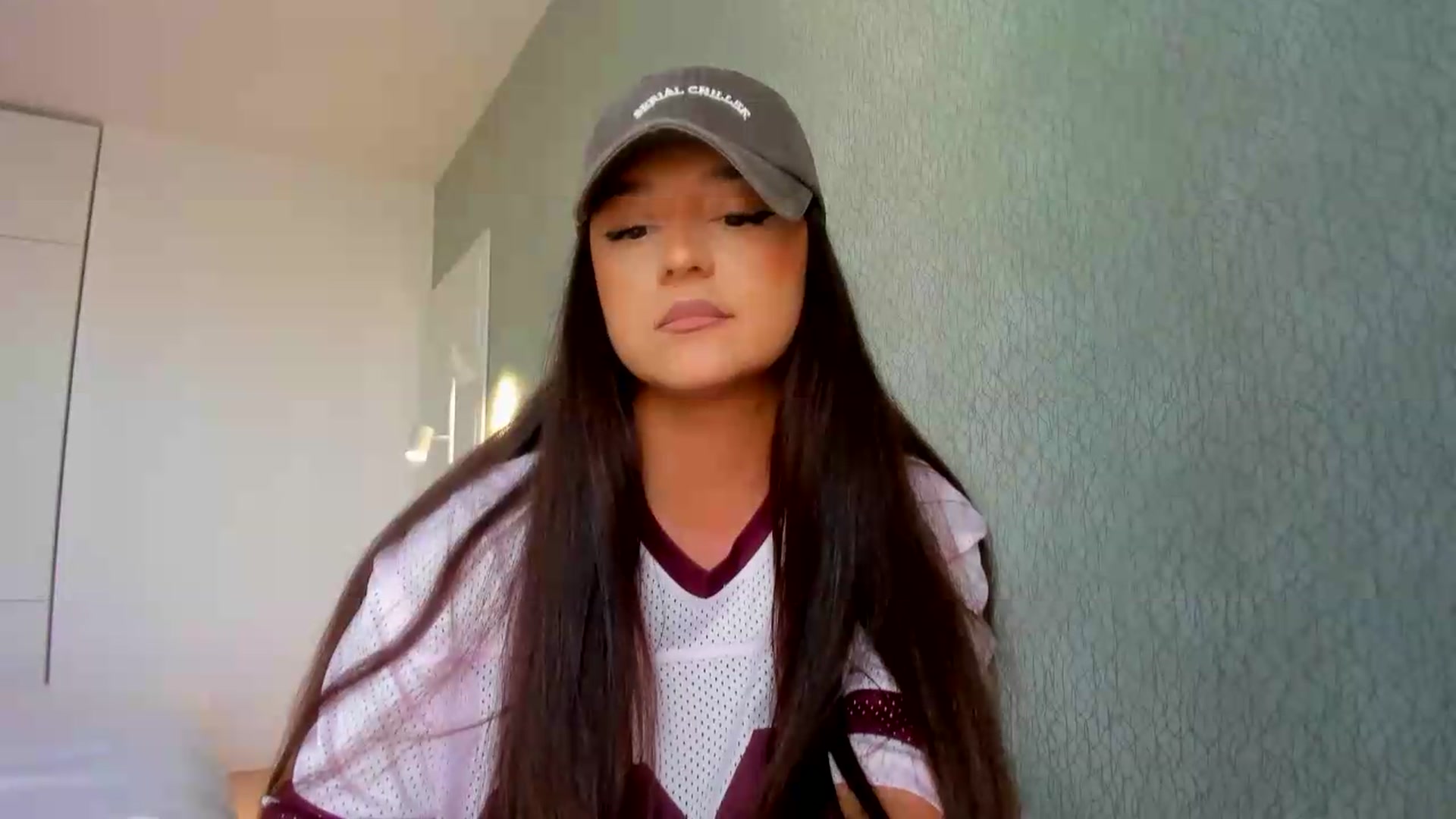 Gallery image thumbnail from Eve___'s myfreecams stream on, 05/19/2026, 14:24 image 19 of 20