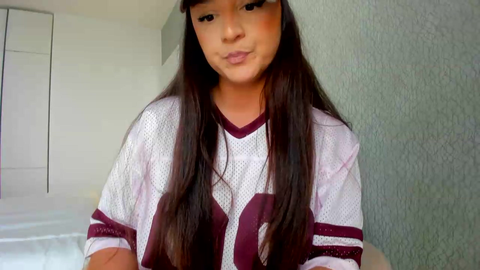 Gallery image thumbnail from Eve___'s myfreecams stream on, 05/19/2026, 14:24 image 18 of 20