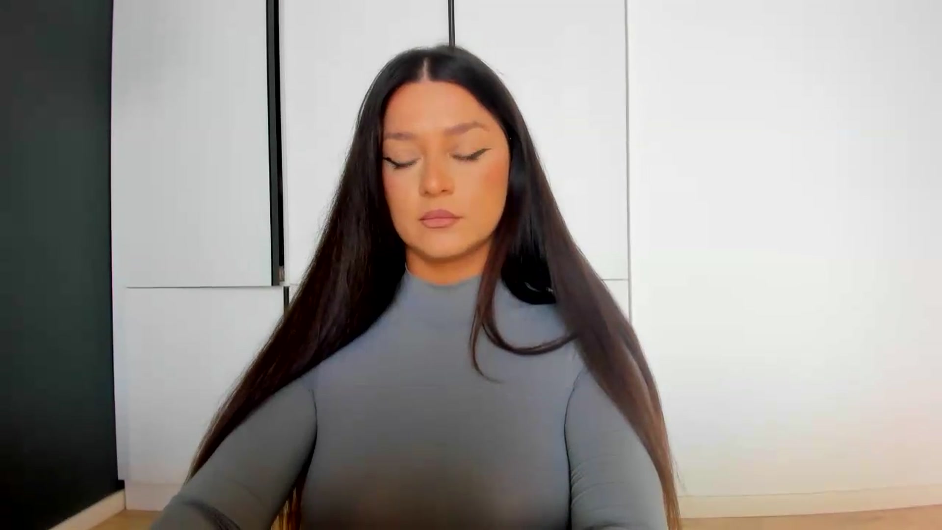 Gallery image thumbnail from Eve___'s myfreecams stream on, 05/22/2026, 14:10 image 19 of 20
