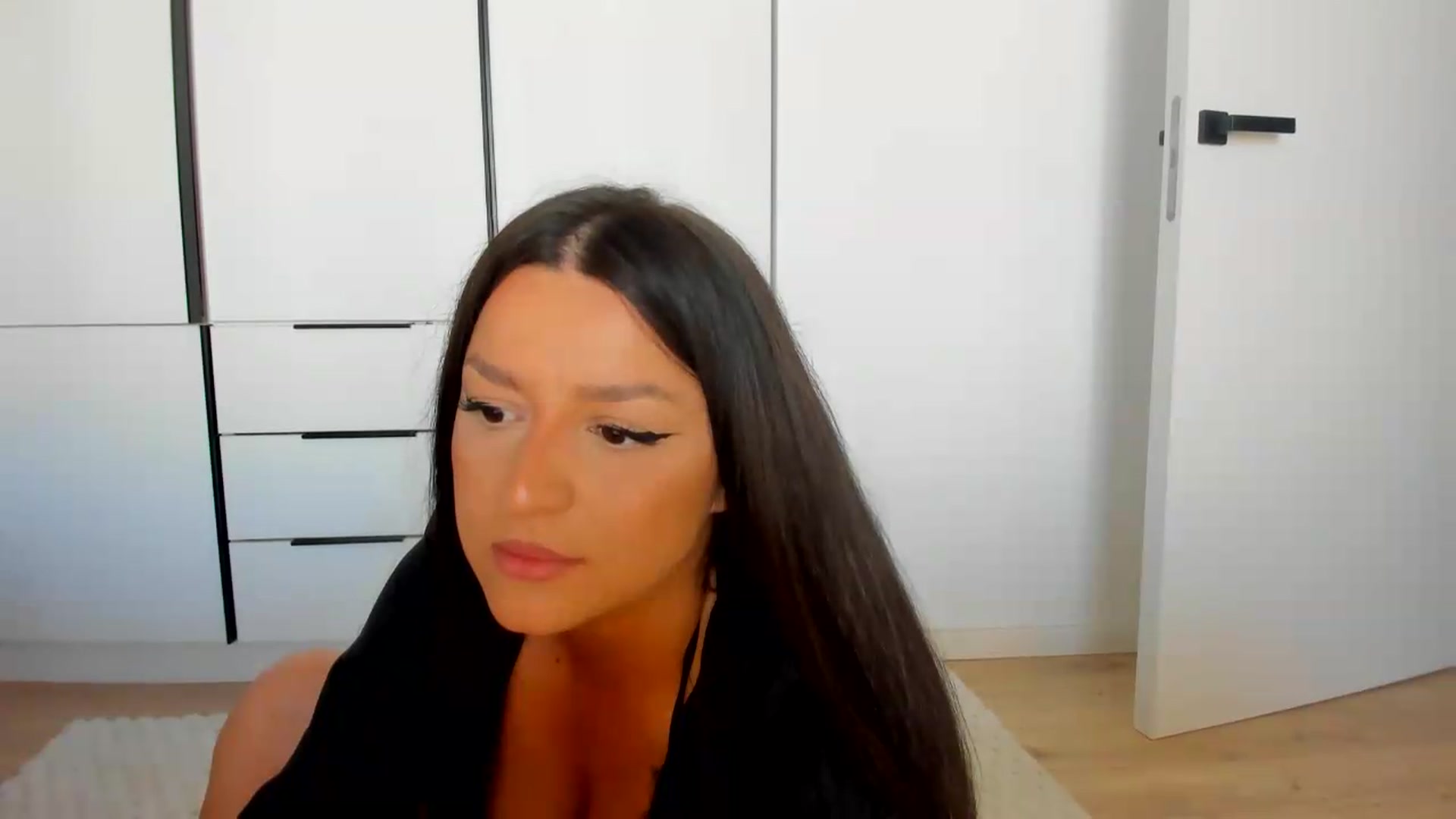 Gallery image thumbnail from Eve___'s myfreecams stream on, 05/23/2026, 16:01 image 16 of 20